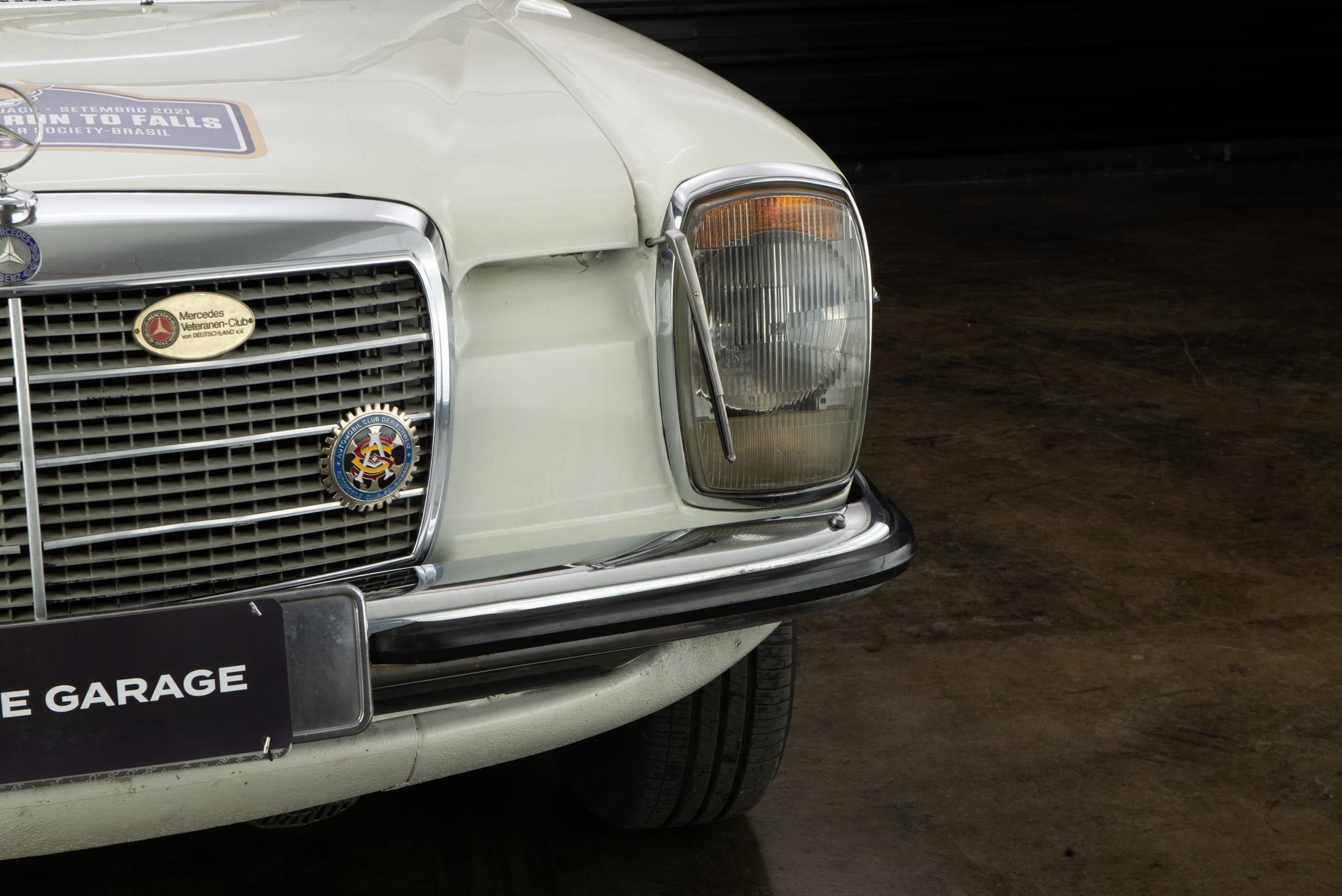 1974 Mercedes Benz 280CE W114 a venda the garage