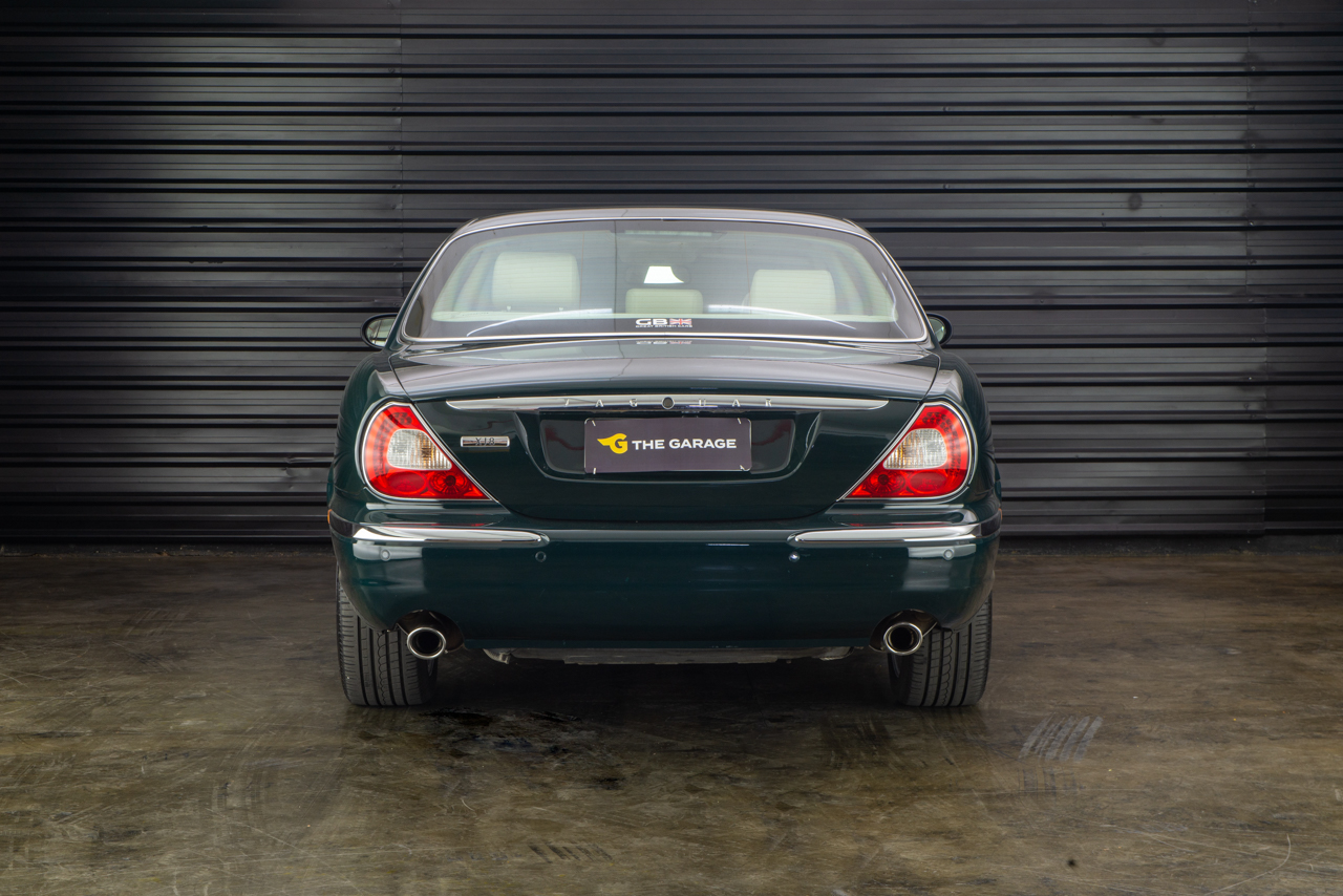 2004 Jaguar xj8 a venda the garage