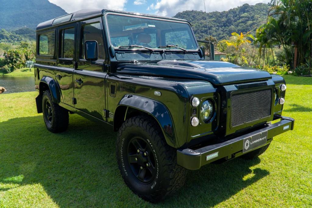 Land-Rover-110-The-Garage