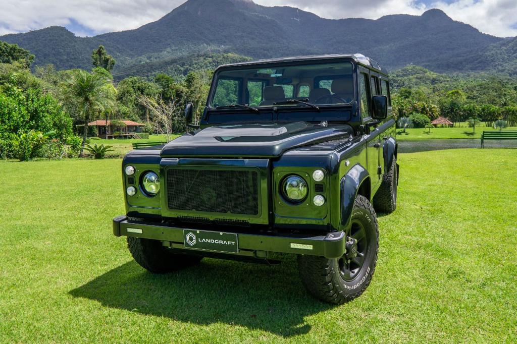 Land-Rover-110-The-Garage