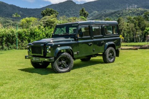 Land-Rover-110-The-Garage