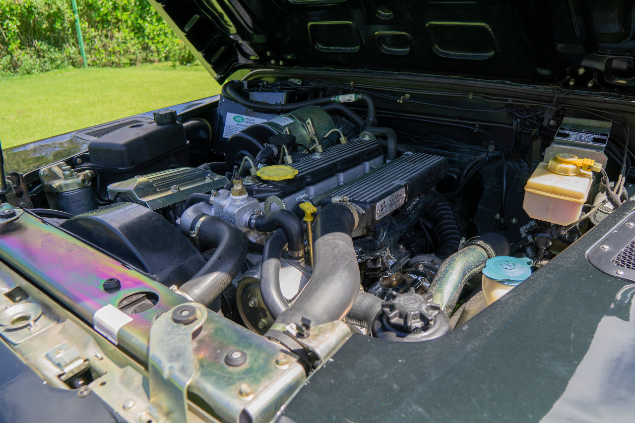 Land-Rover-110-The-Garage