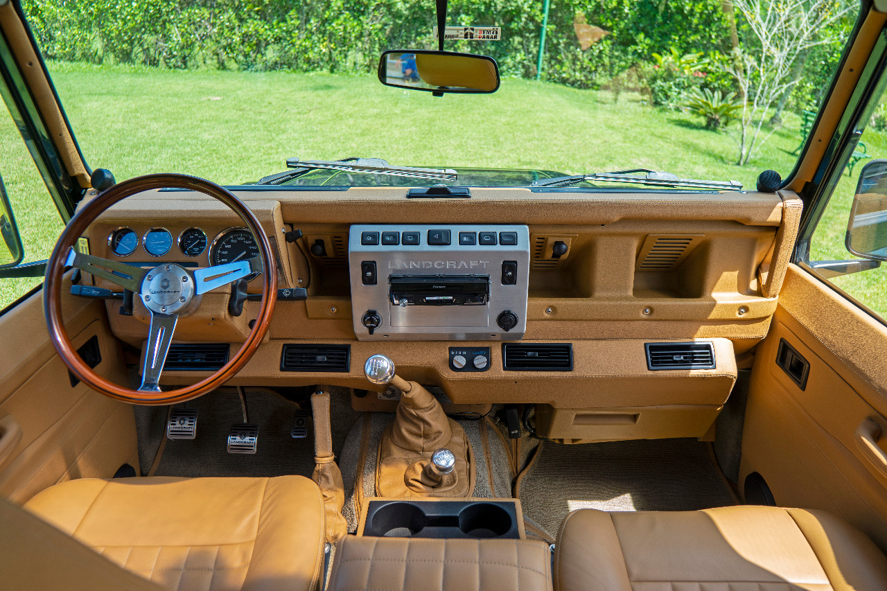 Land-Rover-110-The-Garage