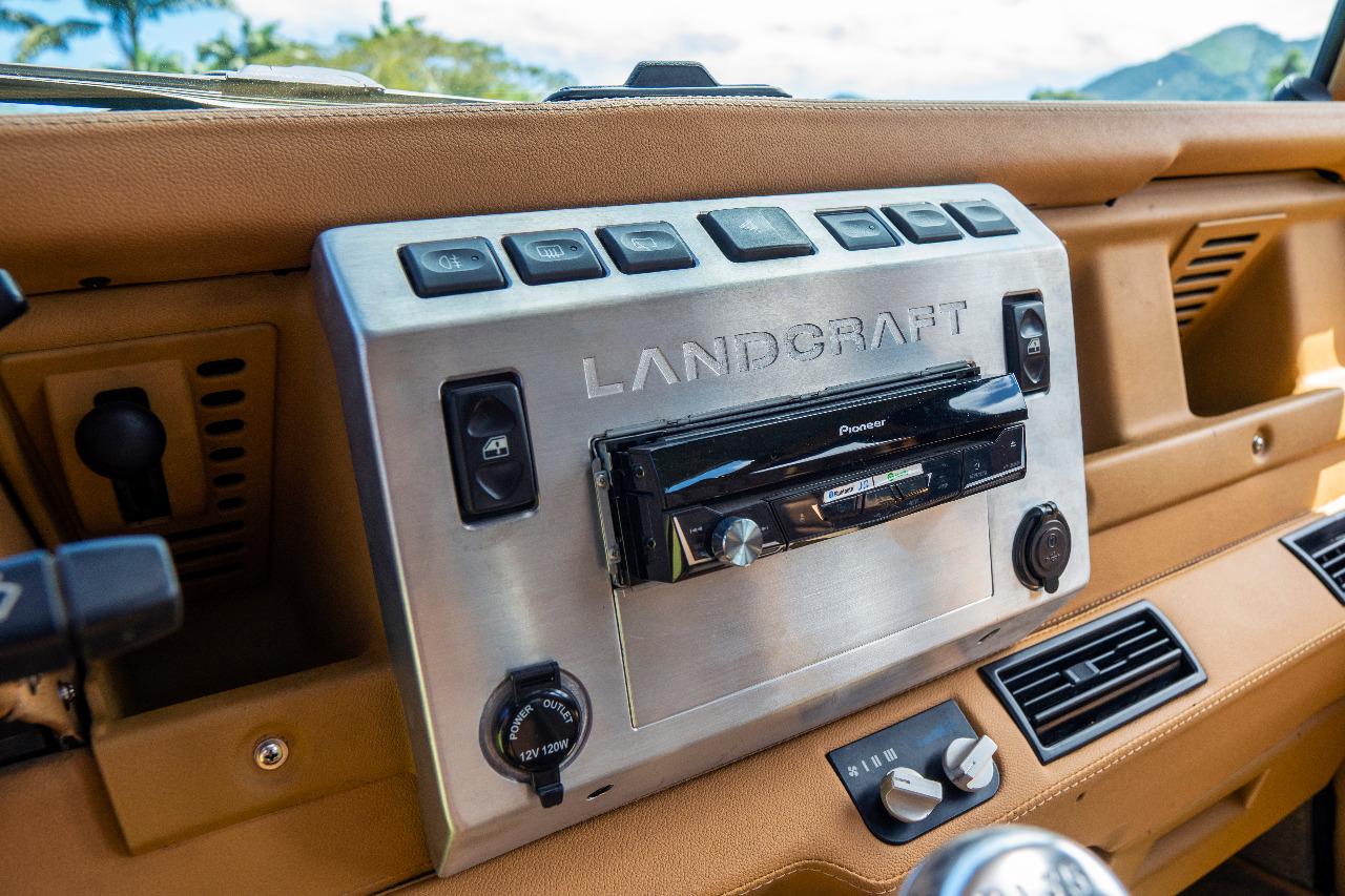 Land-Rover-110-The-Garage