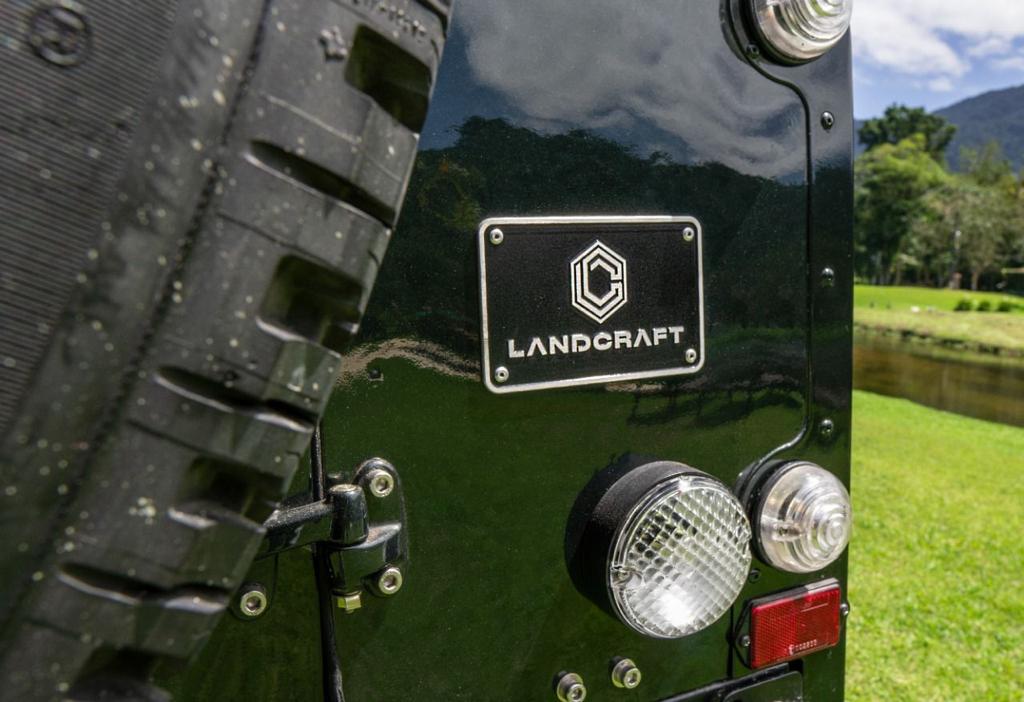 Land-Rover-110-The-Garage