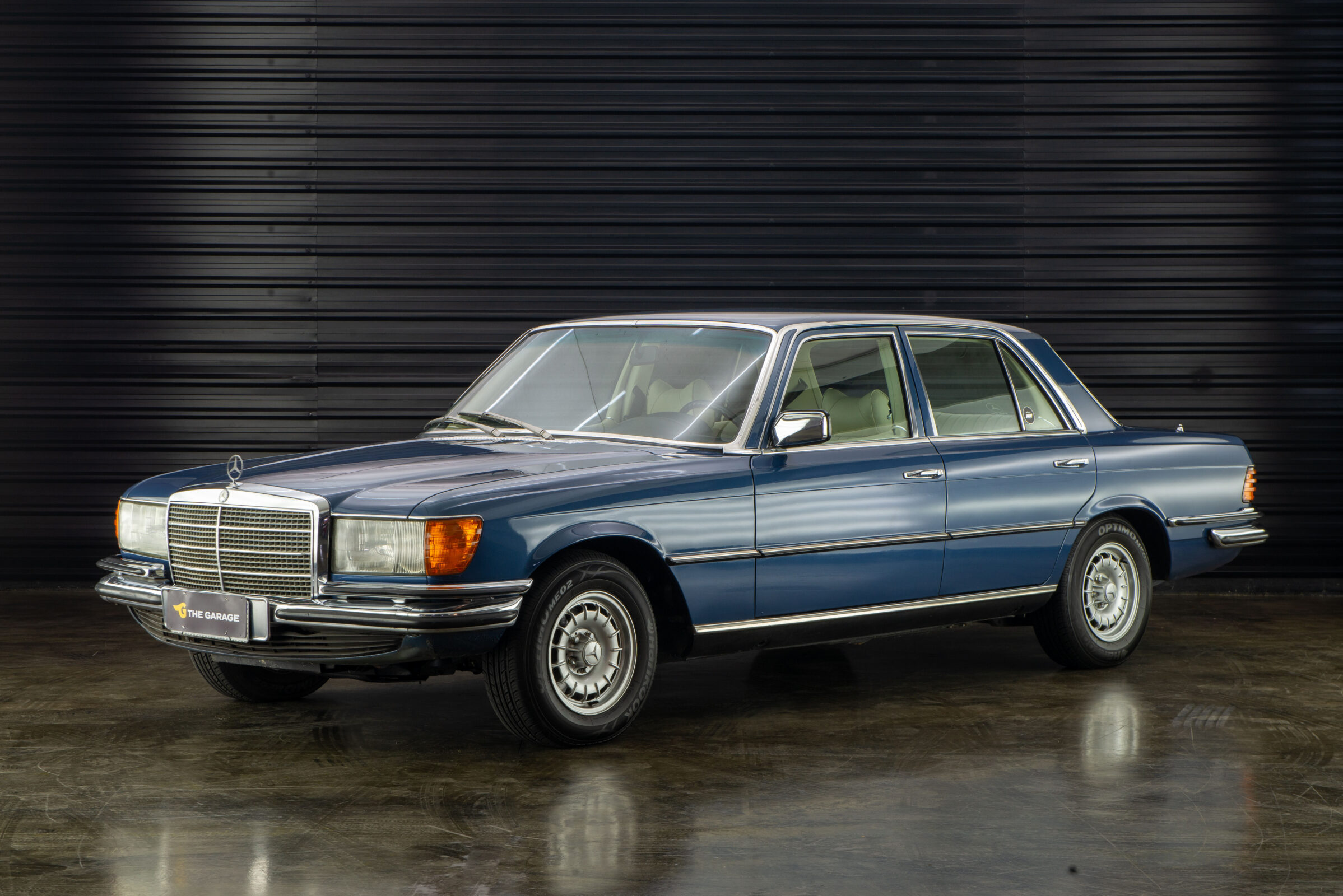 1975 Mercedes Benz 350 se a venda for sale the garage