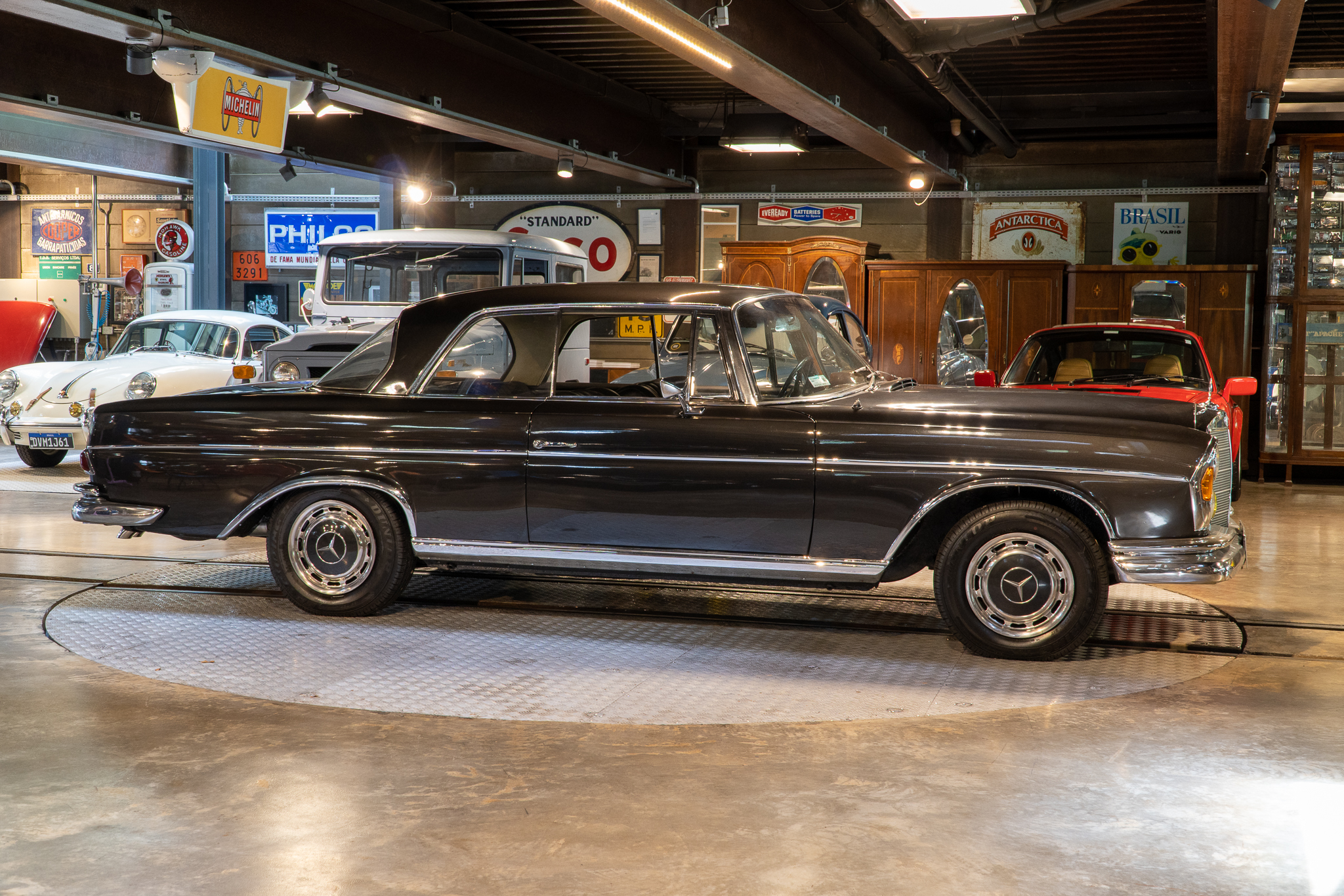 1963 Mercedes-Benz 220 SE a venda the garage