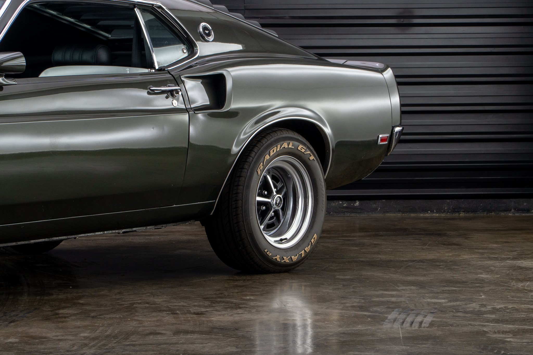 1969 Ford Mustang Fastback verde a venda the garage