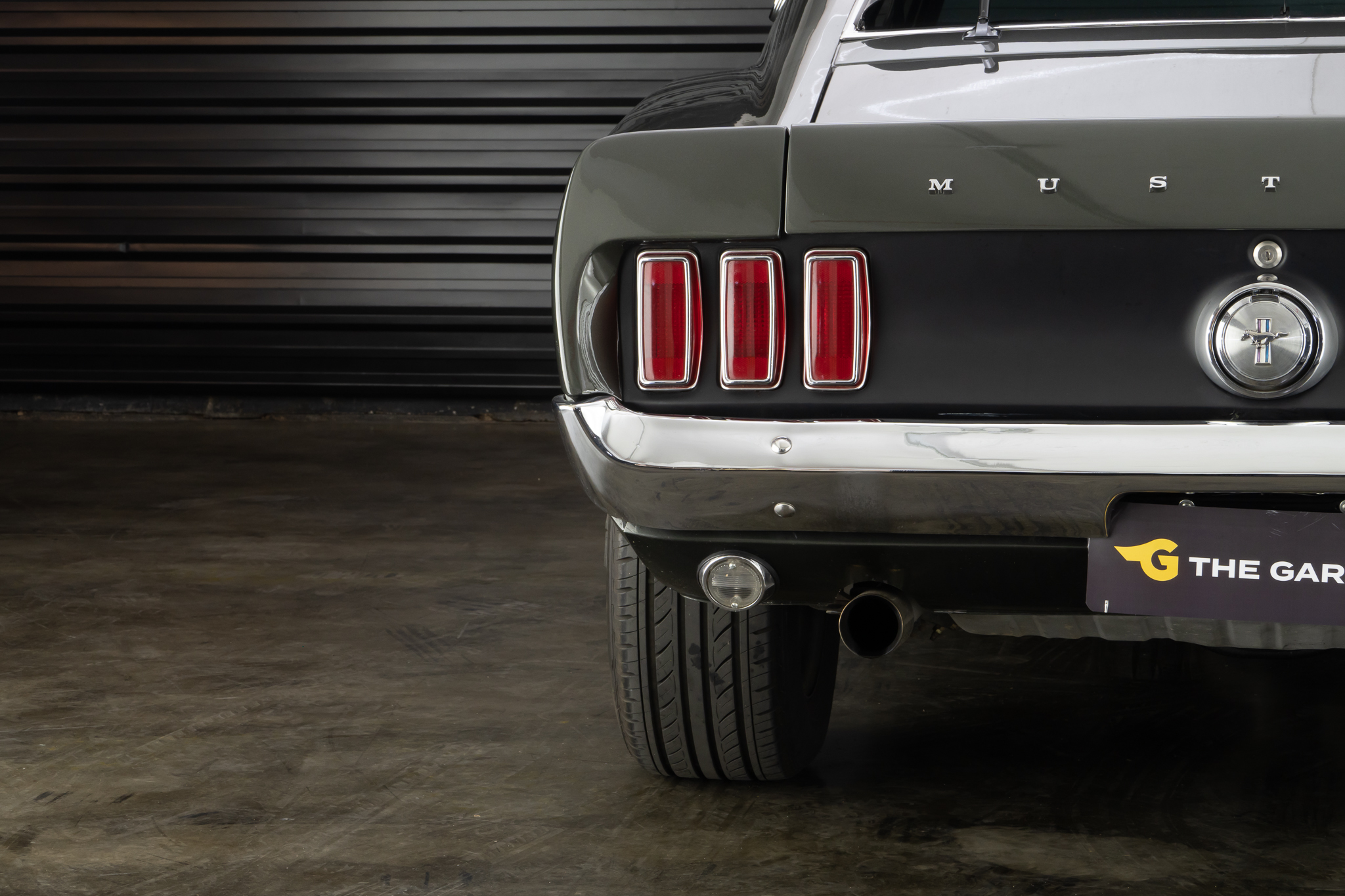 1969 Ford Mustang Fastback verde a venda the garage