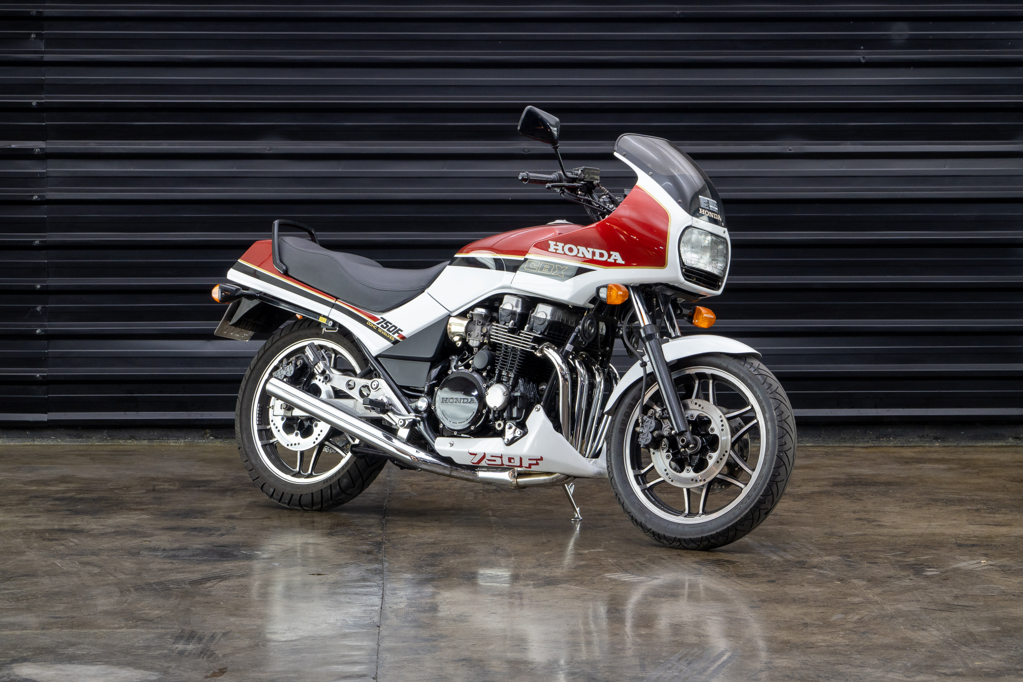 1987 Honda CBX 750F a venda the garage