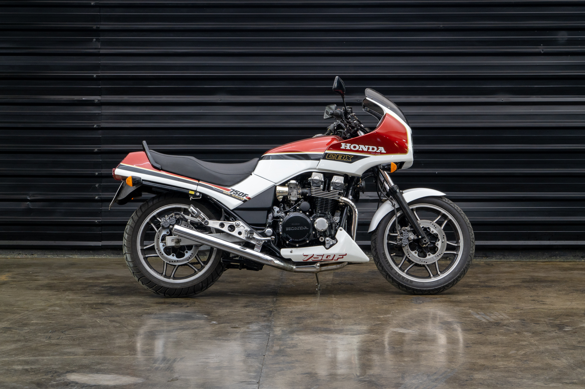 1987 Honda CBX 750F a venda the garage