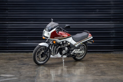 1987 Honda CBX 750F a venda the garage