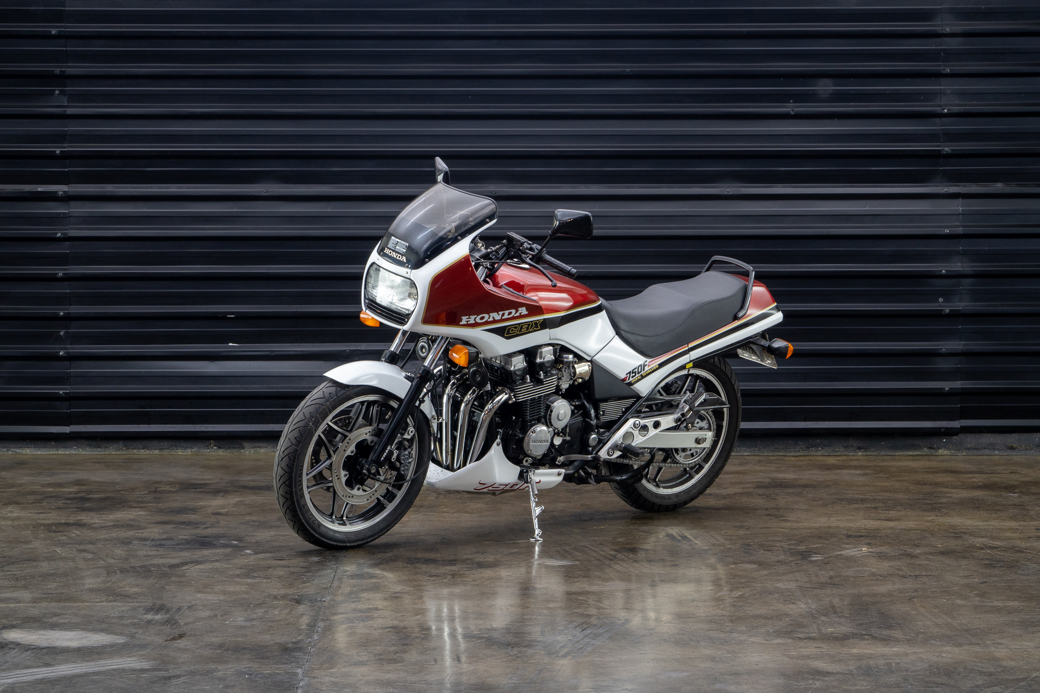 1987 Honda CBX 750F a venda the garage