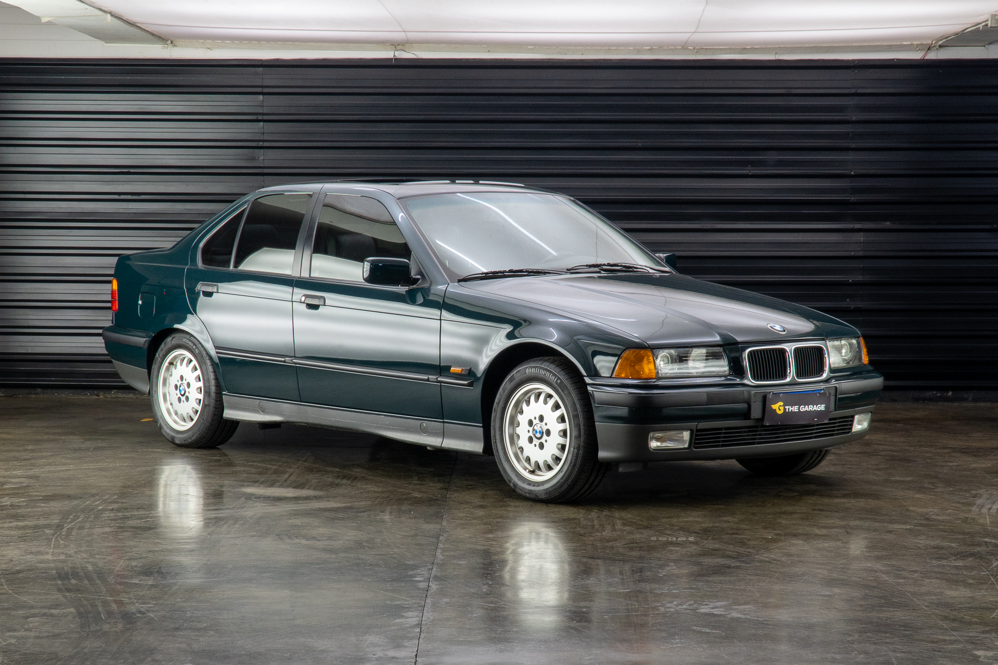 1994 BMW 325i a venda the garage