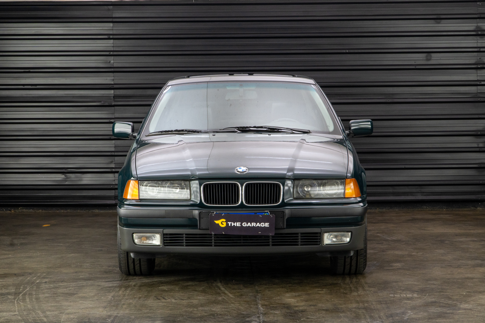 1994 BMW 325i a venda the garage