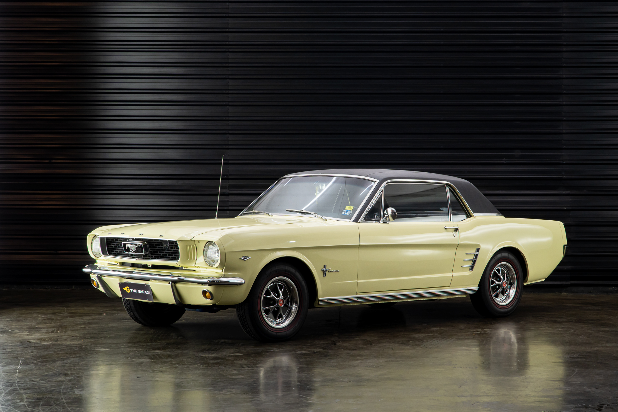 1966 Ford Mustang hardtop a venda the garage