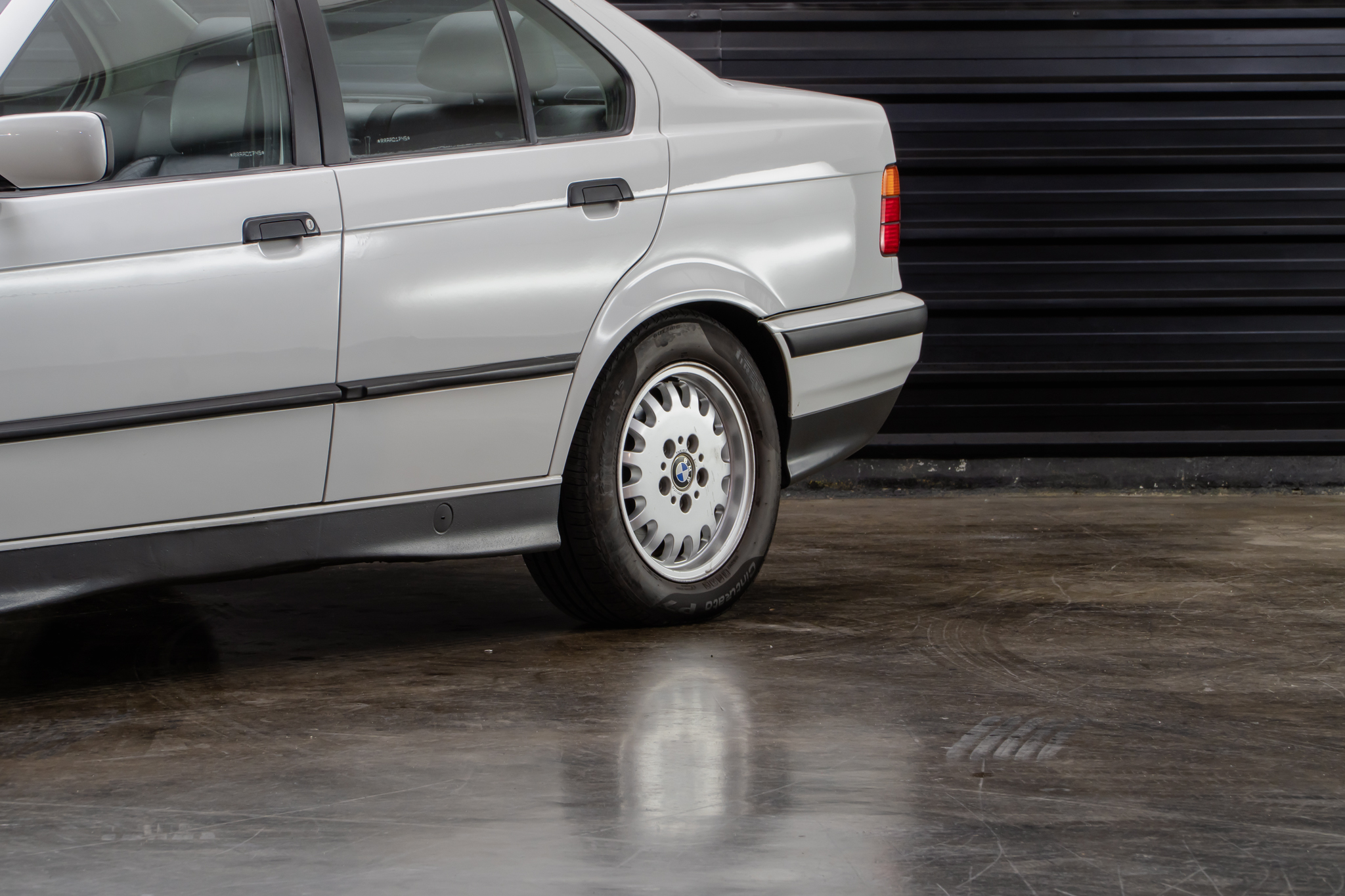 1994 BMW 325i a venda the garage