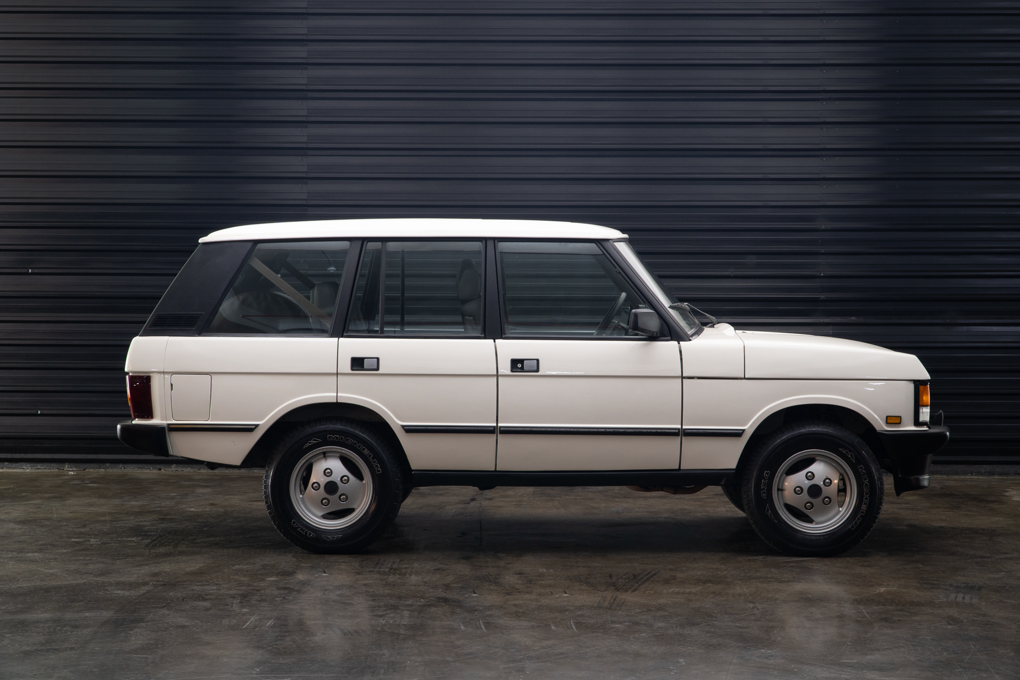 1990 Land Rover Classic a venda the garage