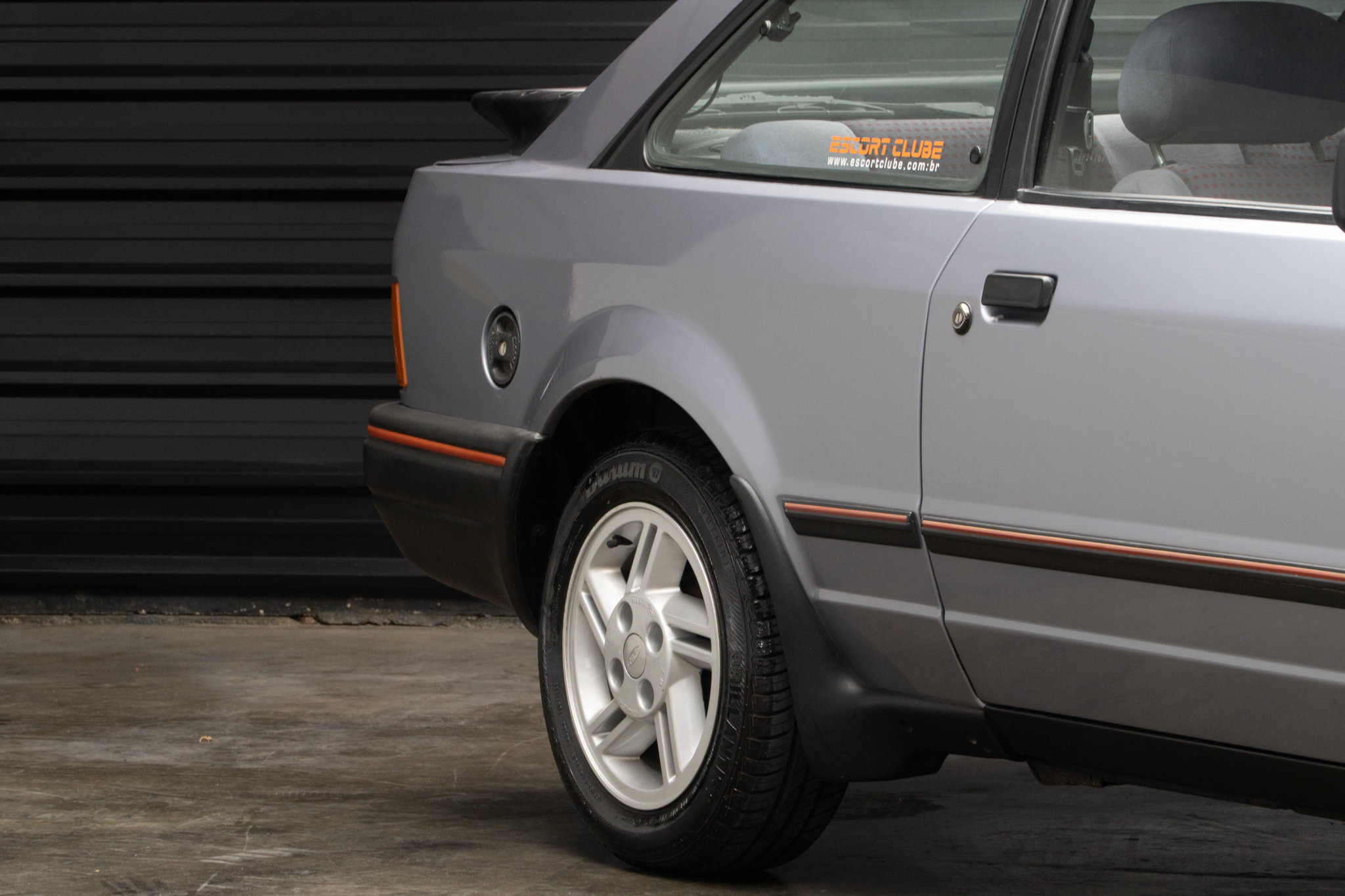 1988 Ford Escort XR-3 a venda the garage for sale