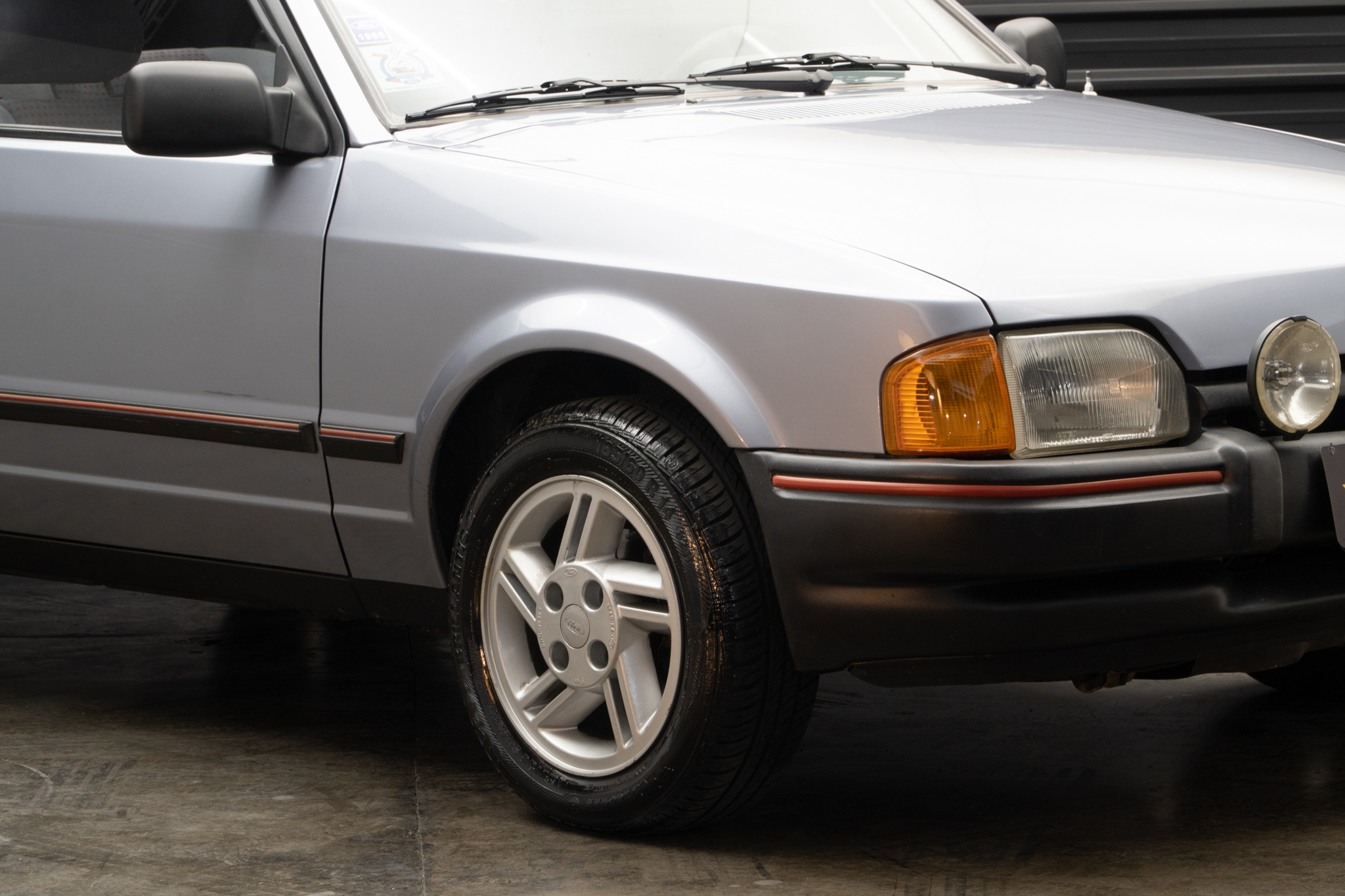 1988 Ford Escort XR-3 a venda the garage for sale