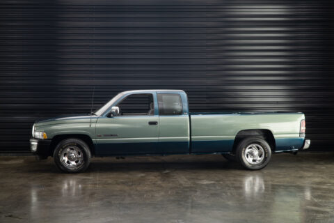 1995 Dodge Ram 1500 a venda the garage for sale