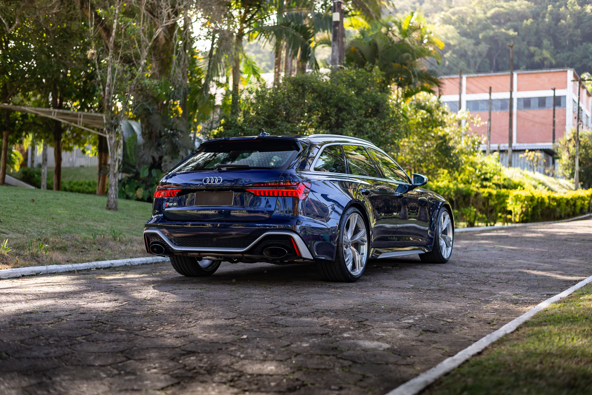 2021 Audi RS6 a venda The garage