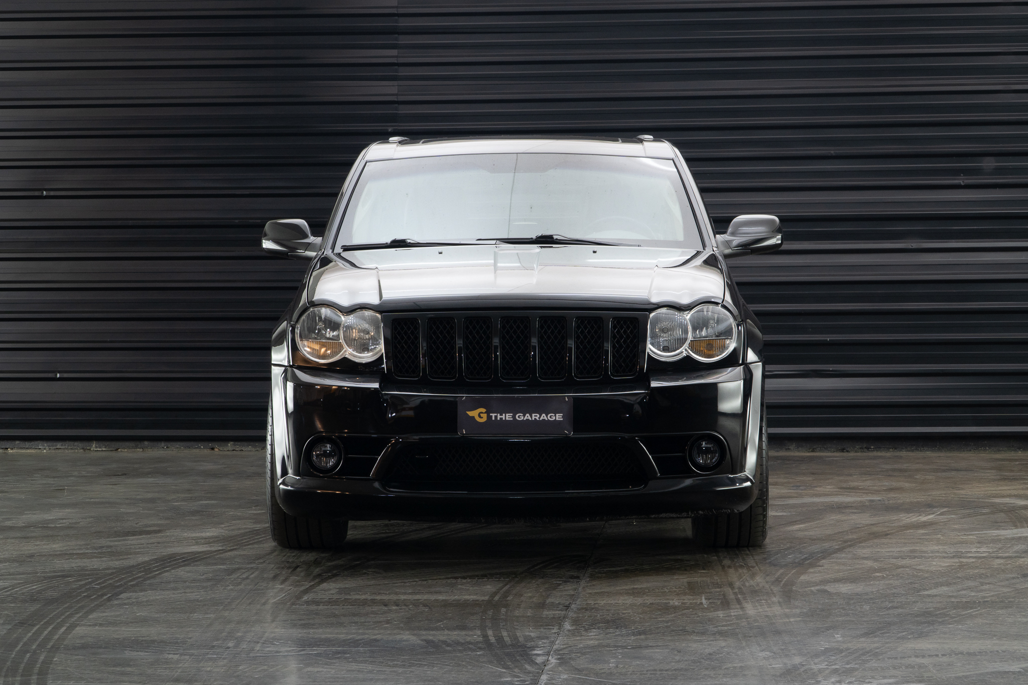 2007 Grand Cherokee SRT8 6.1 a venda the garage for sale