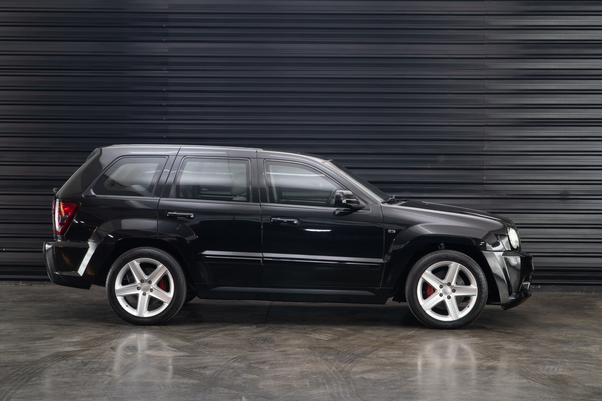 2007 Grand Cherokee SRT8 6.1 a venda the garage for sale