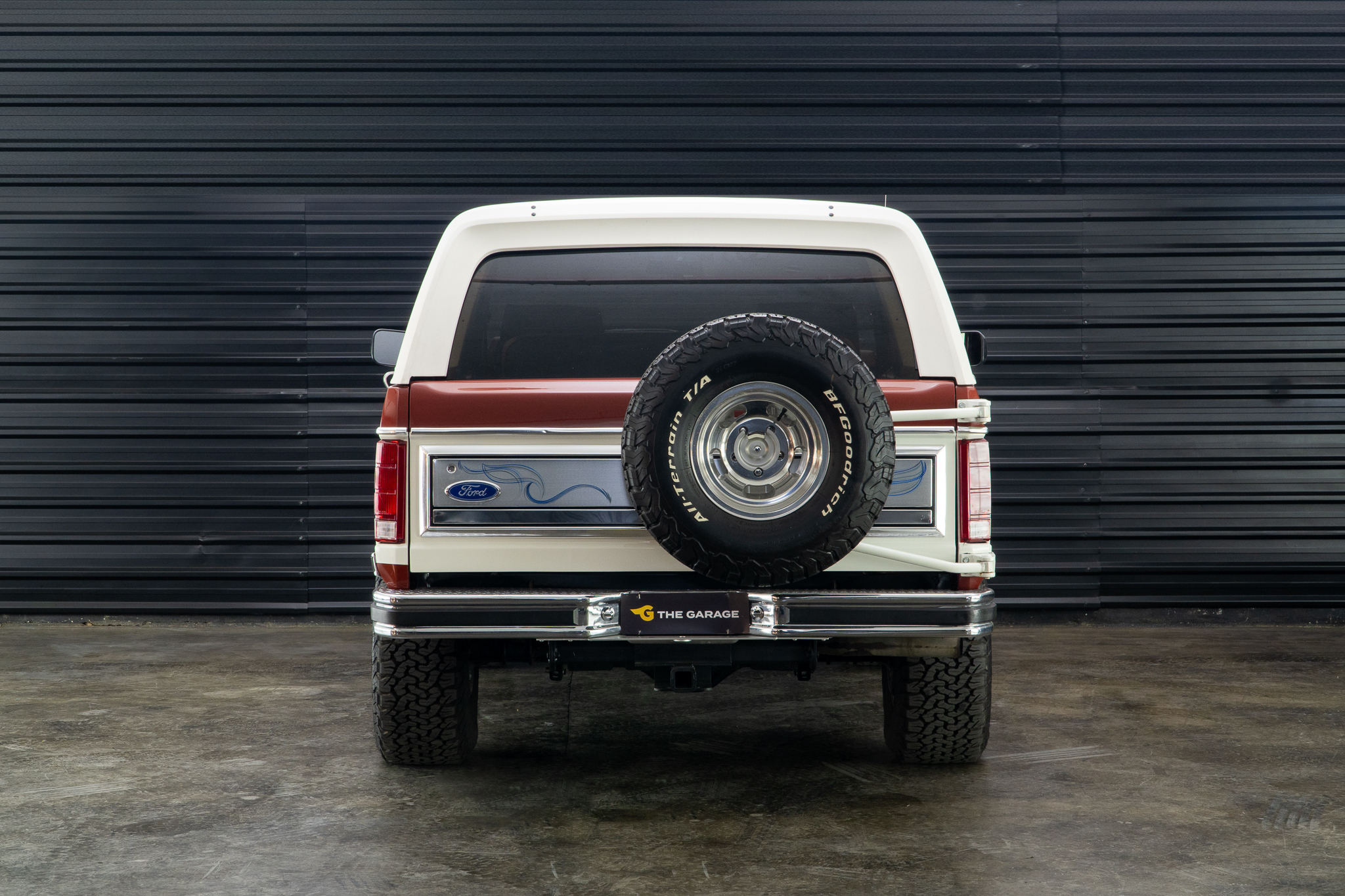 1984 Ford Bronco XLT a venda the garage for sale