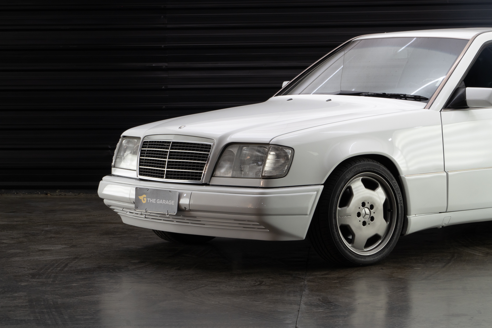 1990 Mercedes-Benz 300 CE (C124) a venda the garage for sale