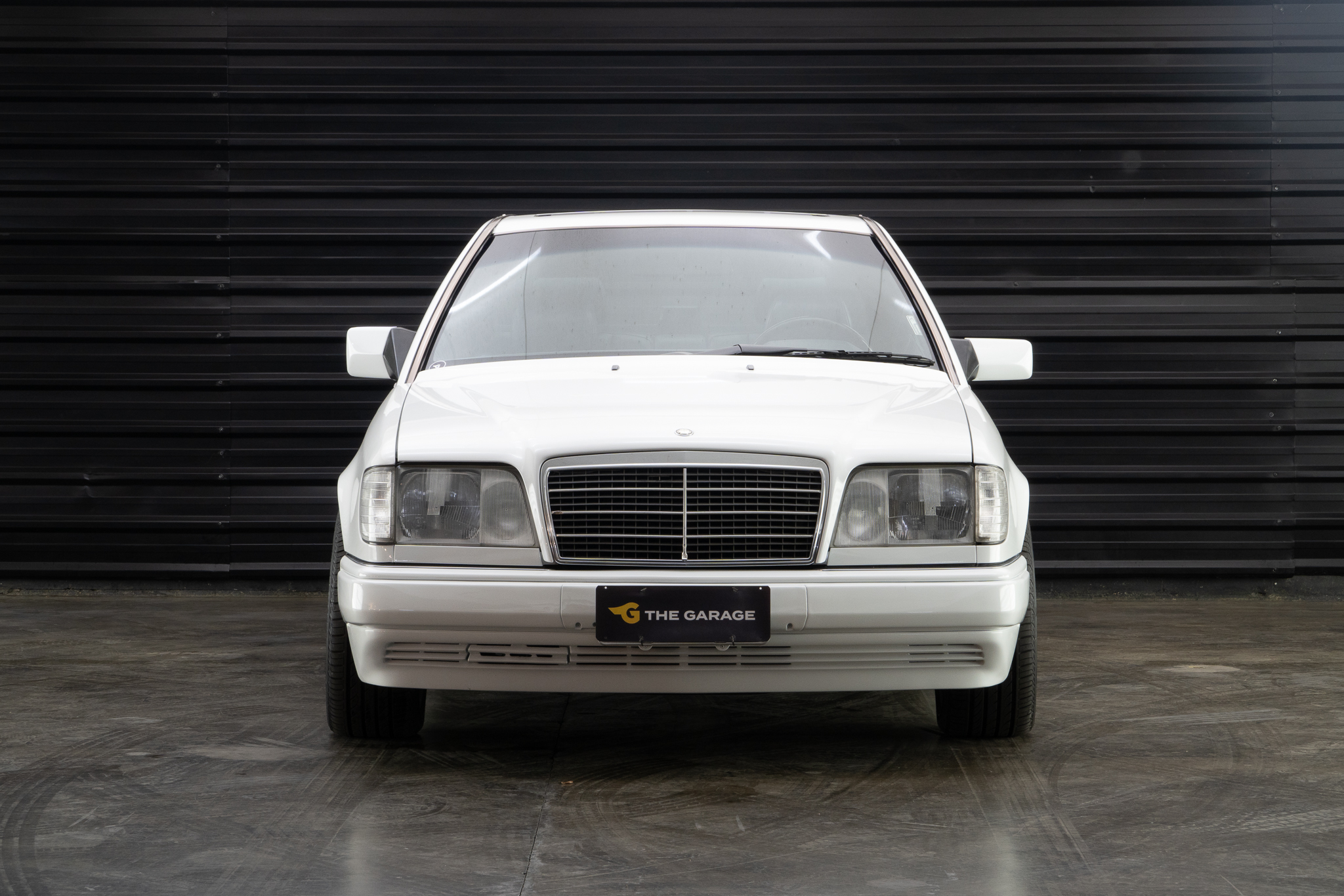 1990 Mercedes-Benz 300 CE (C124) a venda the garage for sale