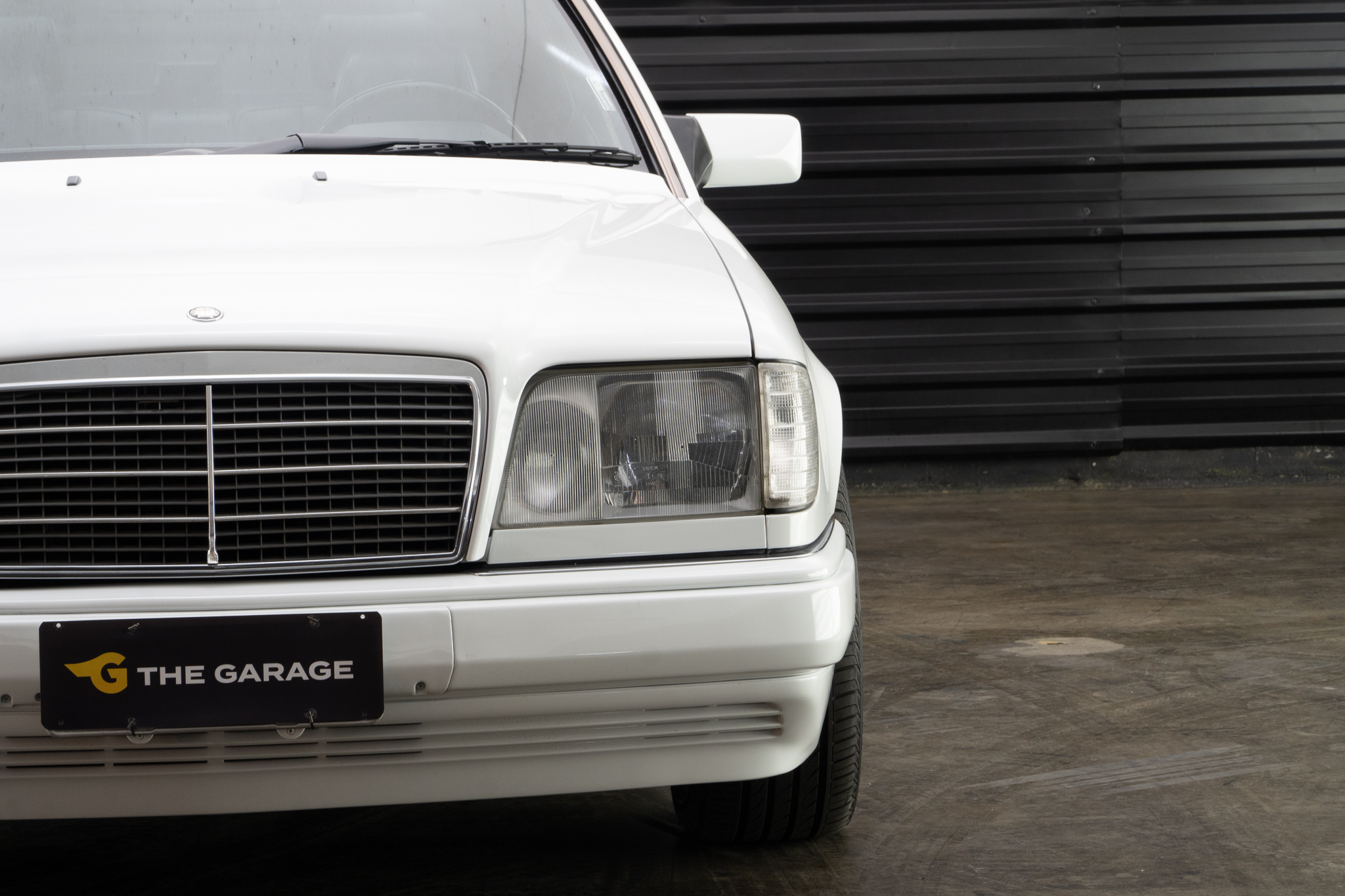 1990 Mercedes-Benz 300 CE (C124) a venda the garage for sale