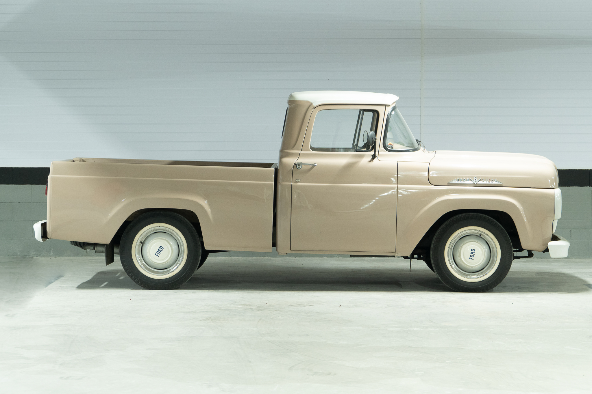 1965 Ford F-100 venda compra the garage for sale