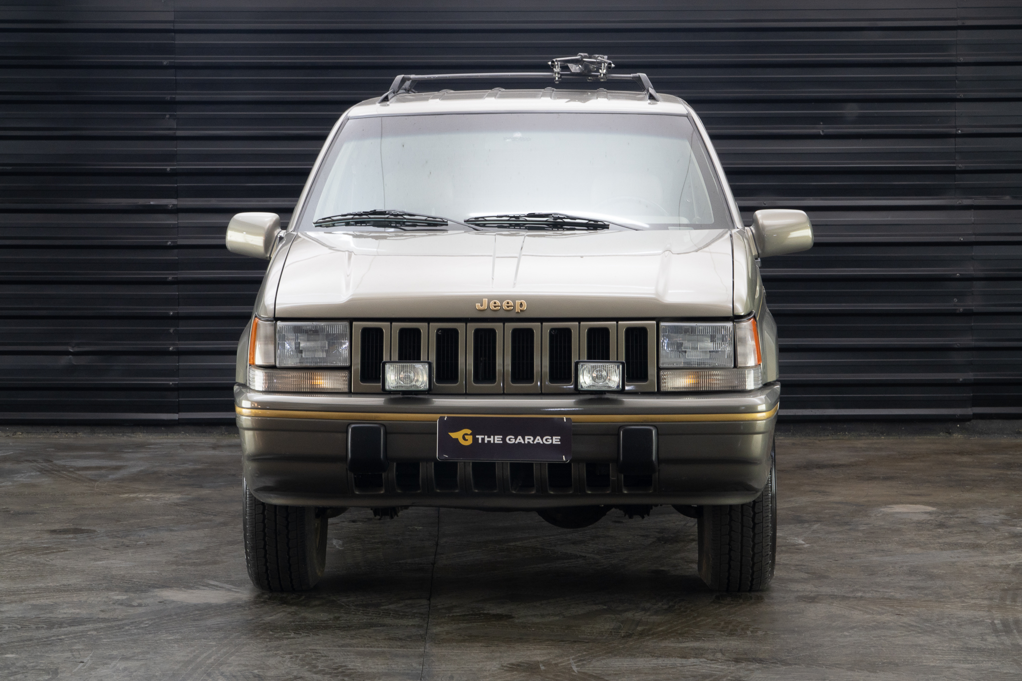 1995 Jeep Grand Cherokee Limited 4X4 a venda the garage for sale