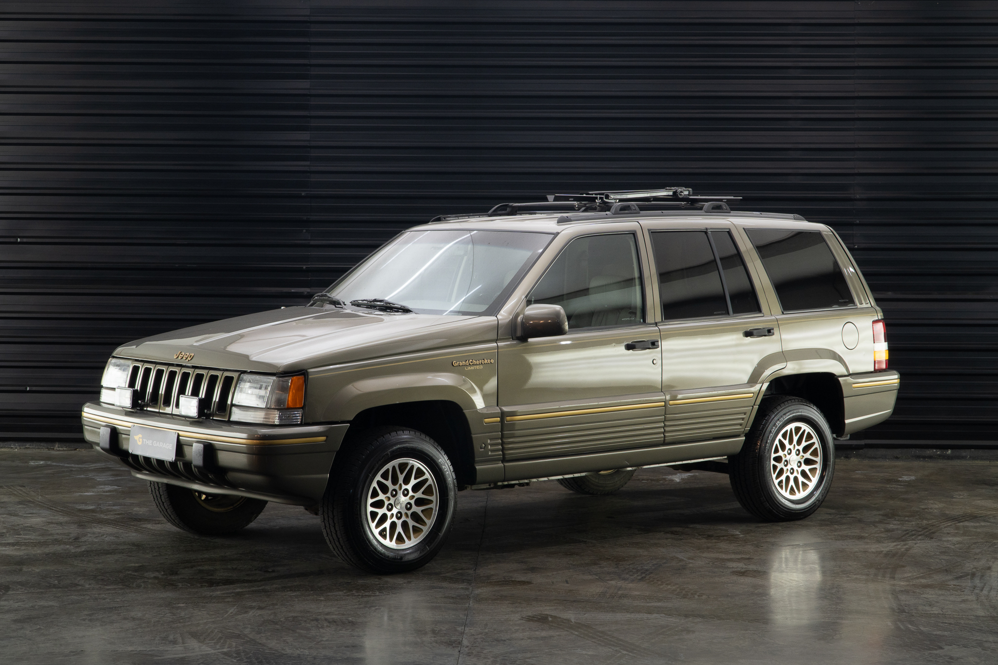 1995 Jeep Grand Cherokee Limited 4X4 a venda the garage for sale