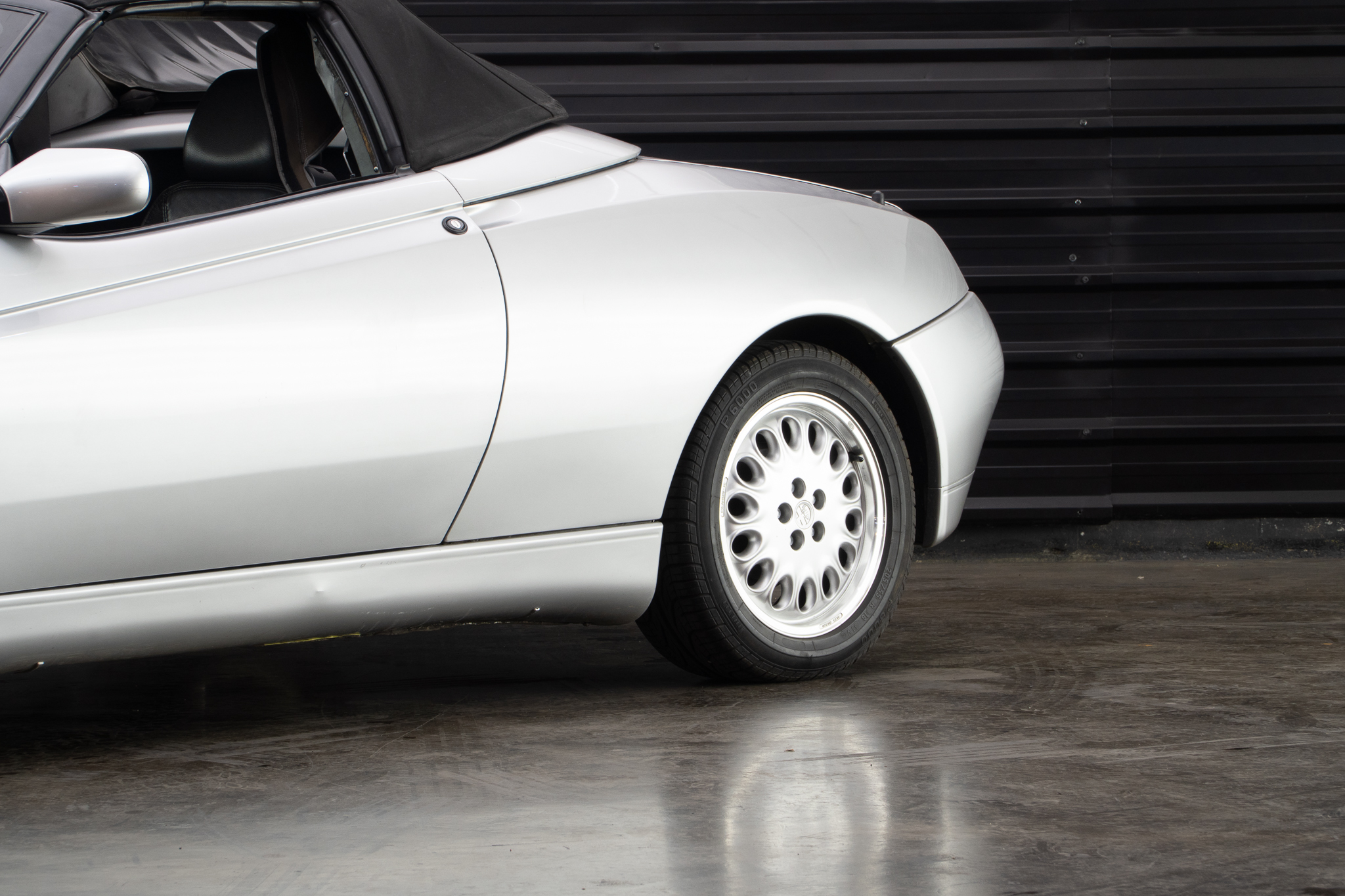 1996 Alfa Romeo Spider prata a venda the garage for sale