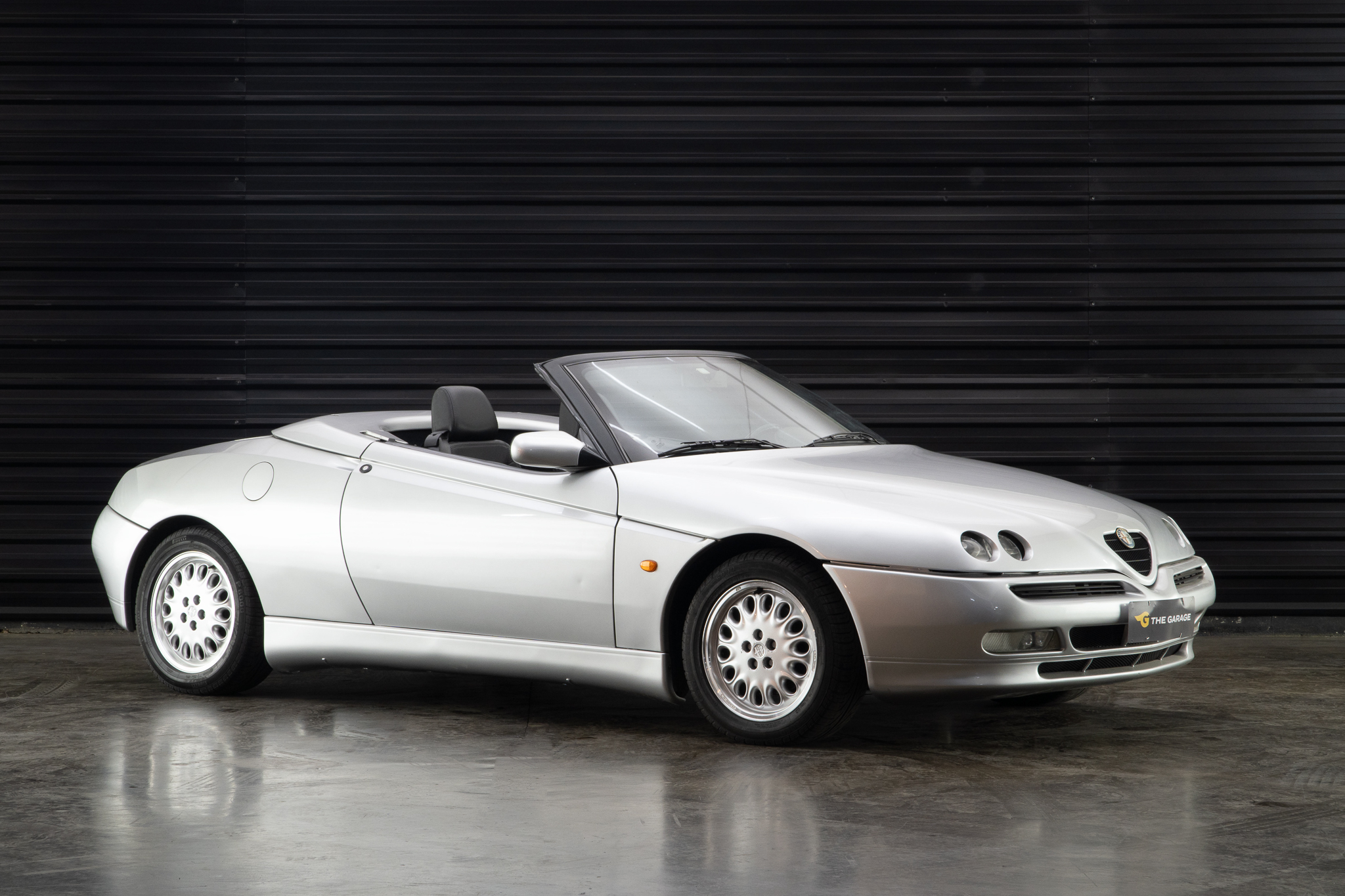 1996 Alfa Romeo Spider prata a venda the garage for sale