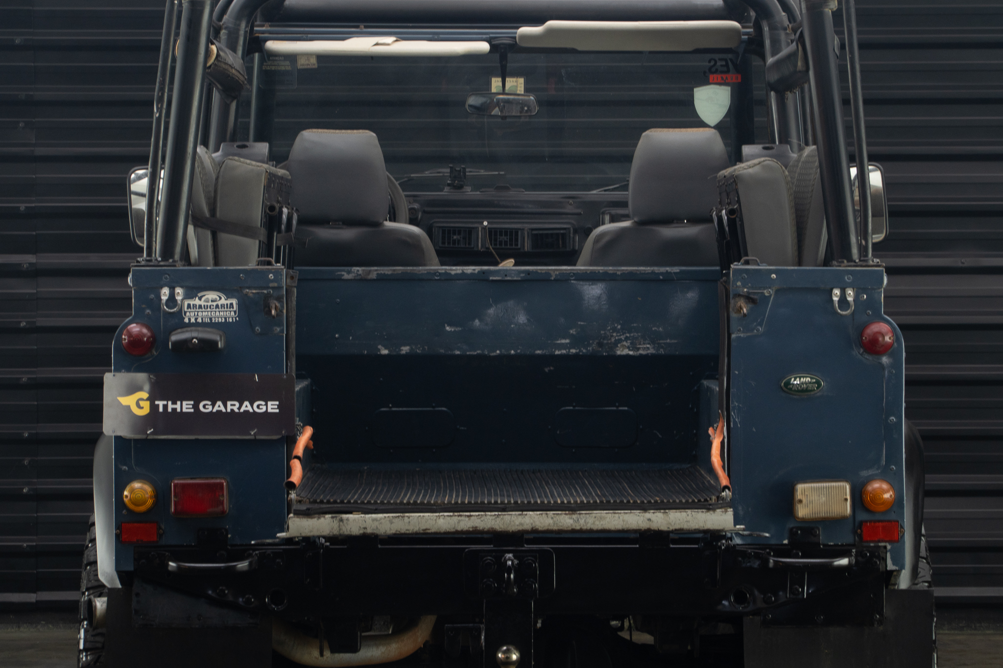 1997 Land Rover Defender 90 SOFT-TOP 4x4 a venda the garage for sale