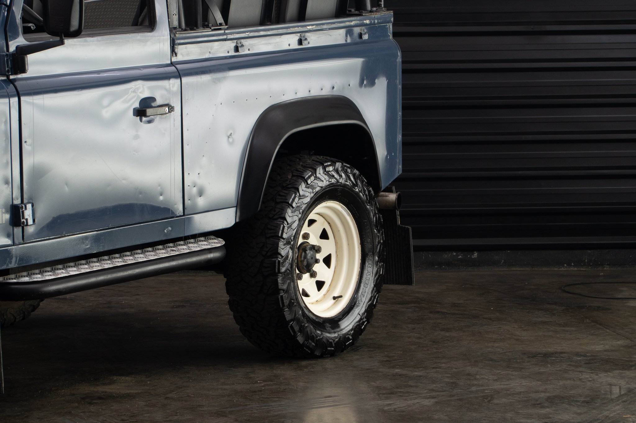 1997 Land Rover Defender 90 SOFT-TOP 4x4 a venda the garage for sale