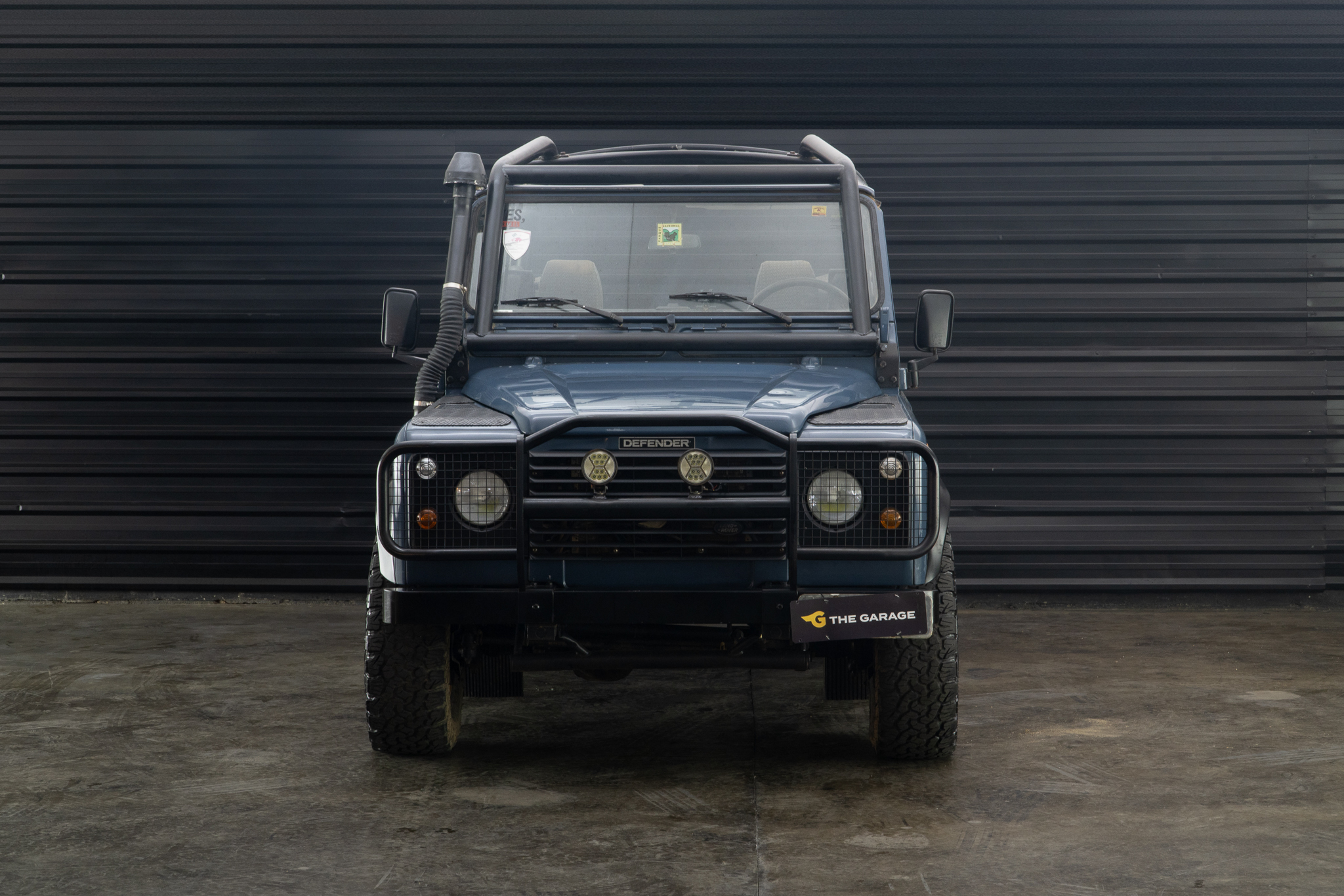 1997 Land Rover Defender 90 SOFT-TOP 4x4 a venda the garage for sale