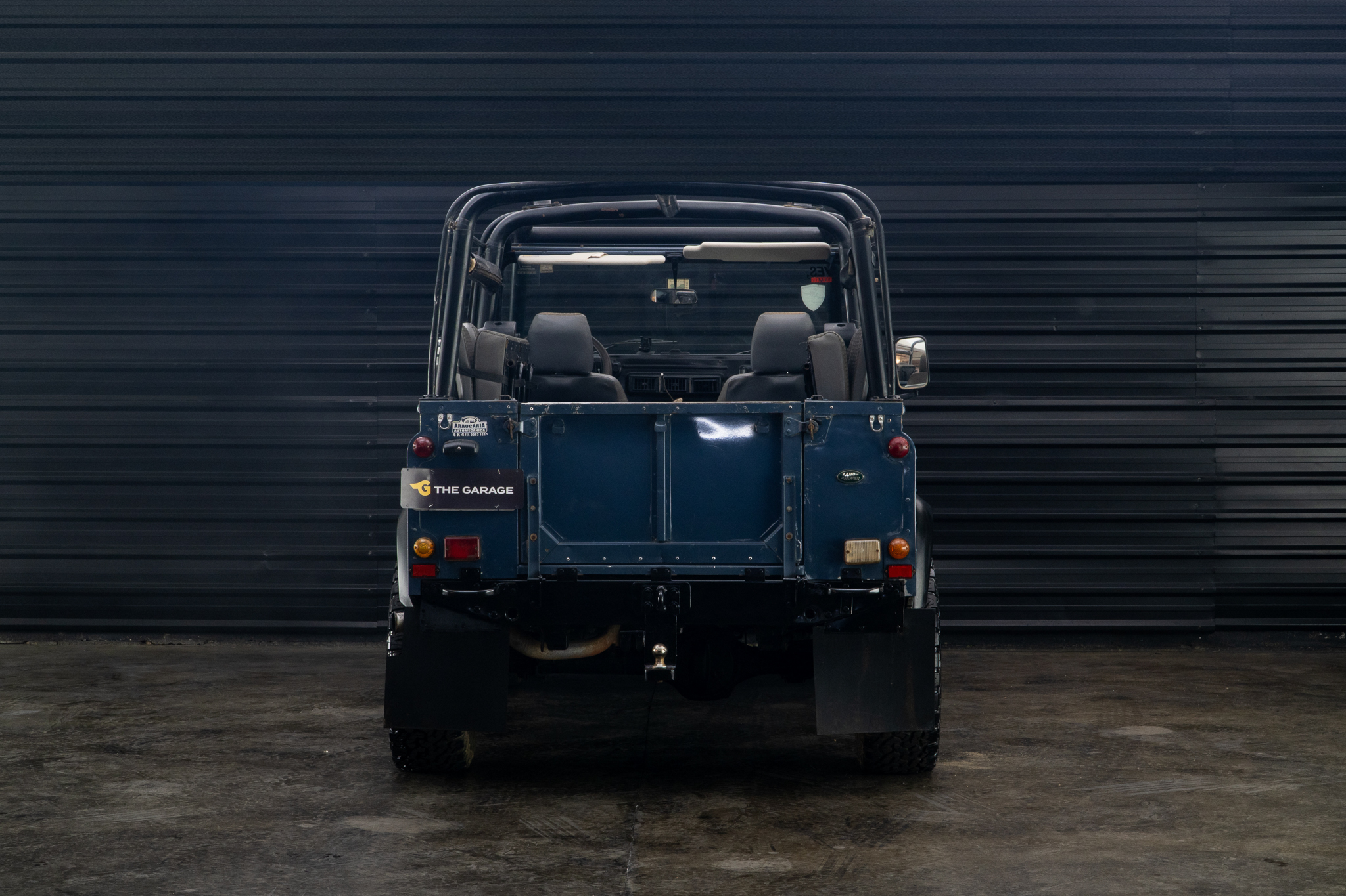 1997 Land Rover Defender 90 SOFT-TOP 4x4 a venda the garage for sale