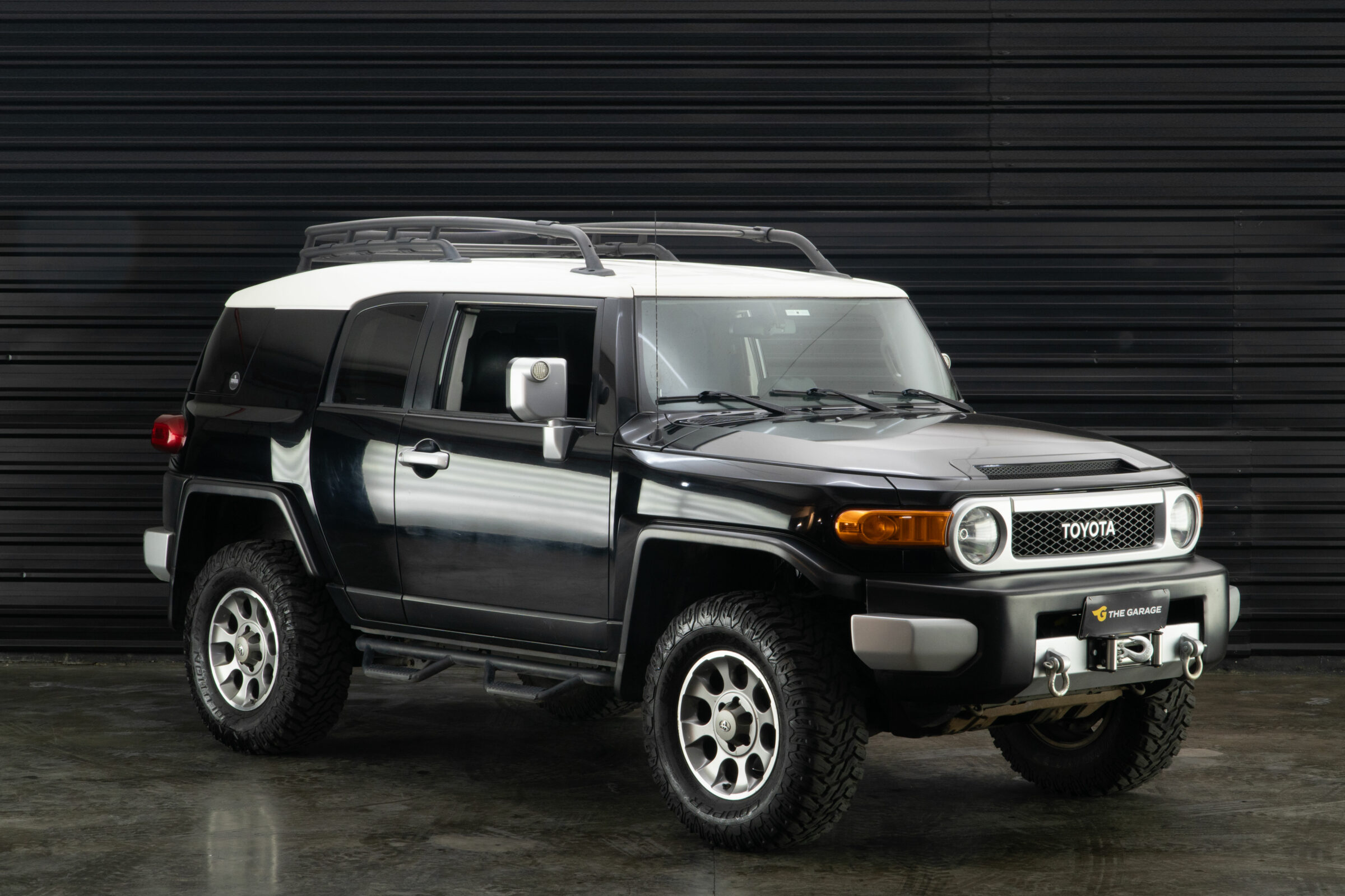 2011 Toyota FJ Cruiser a venda the garage for sale