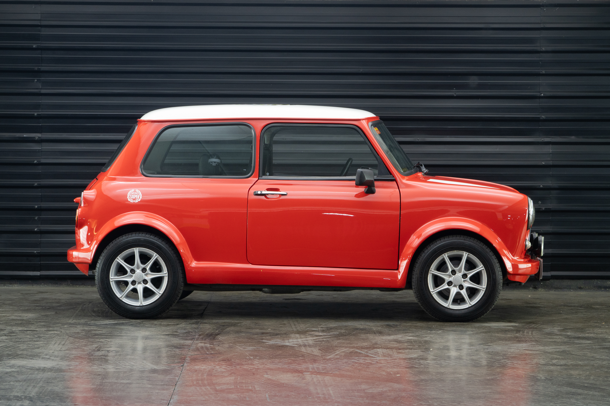 1968 Replica Mini Cooper Morris a venda the garage for sale