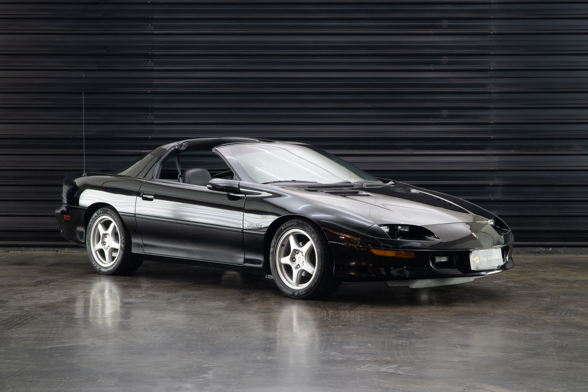 1995 Chevrolet Camaro Z28 a venda the garage for sale