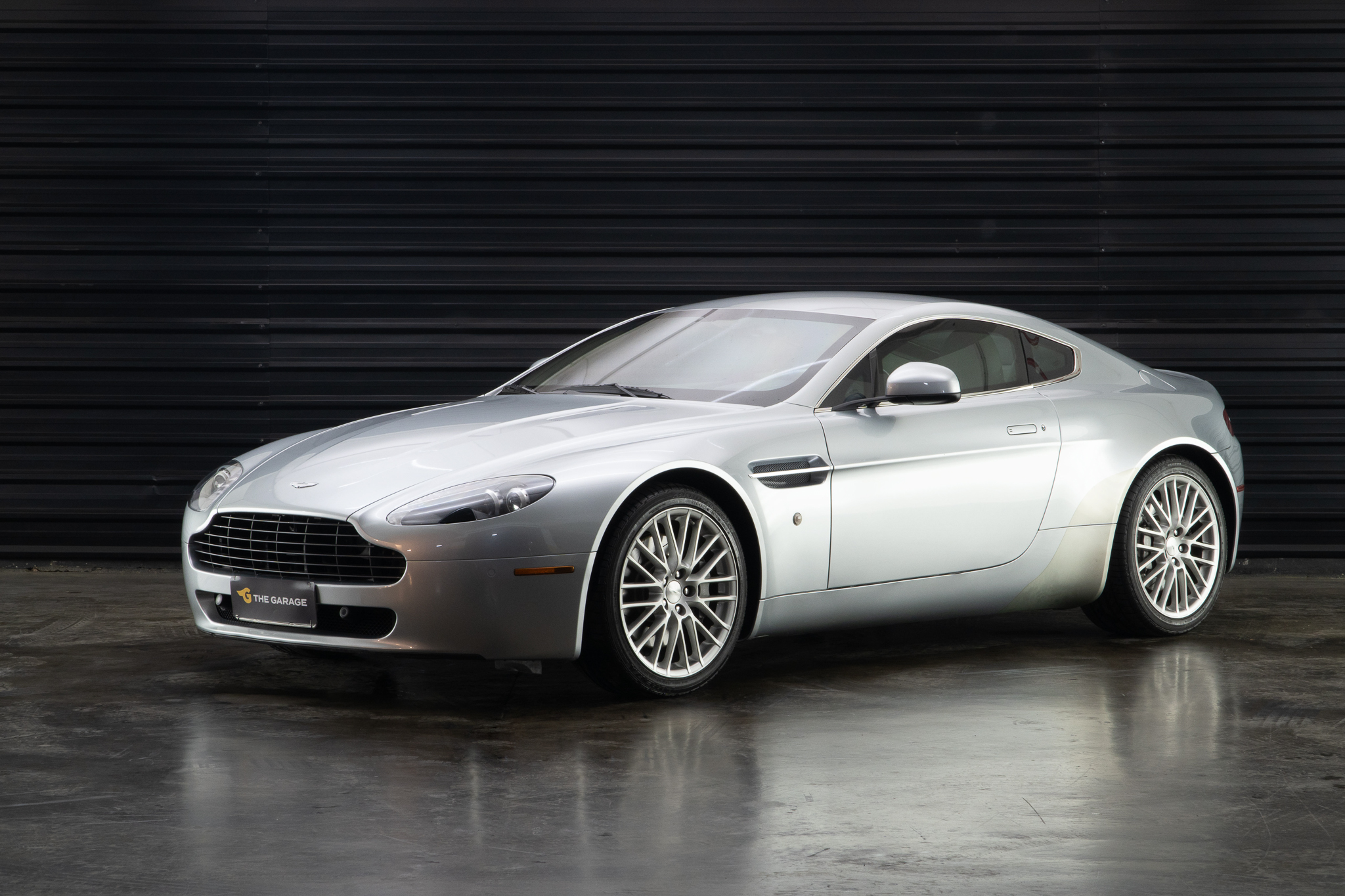 2010 Aston Martin Vantage a venda the garage for sale