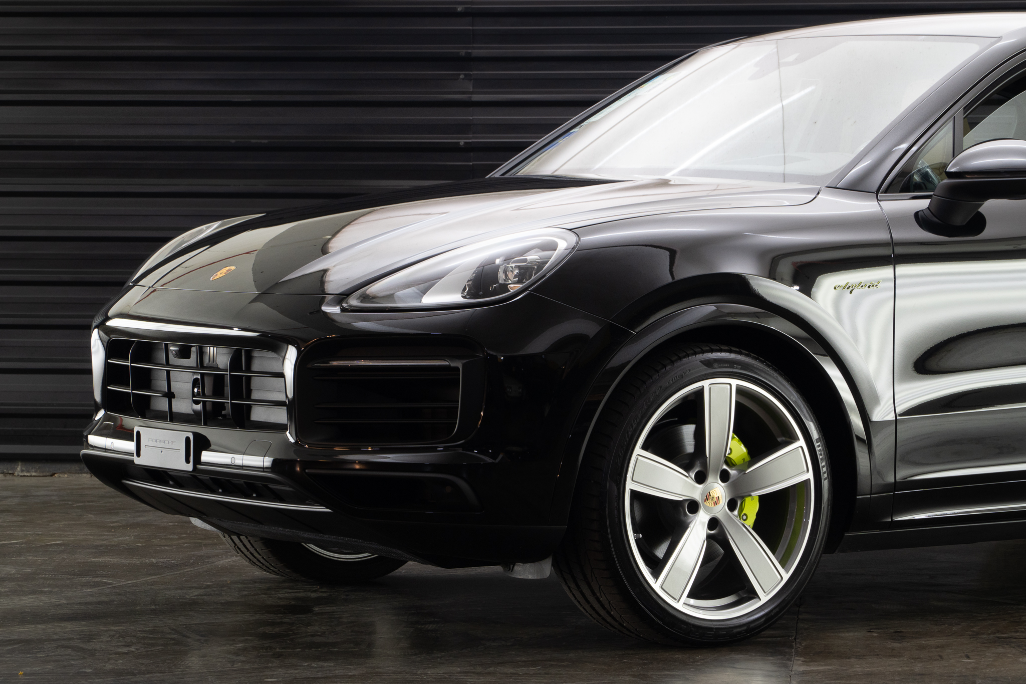 2023 PORSCHE CAYENNE 3.0 V6 E-HYBRID COUPÉ PLATINUM EDITION a venda the garage for sale