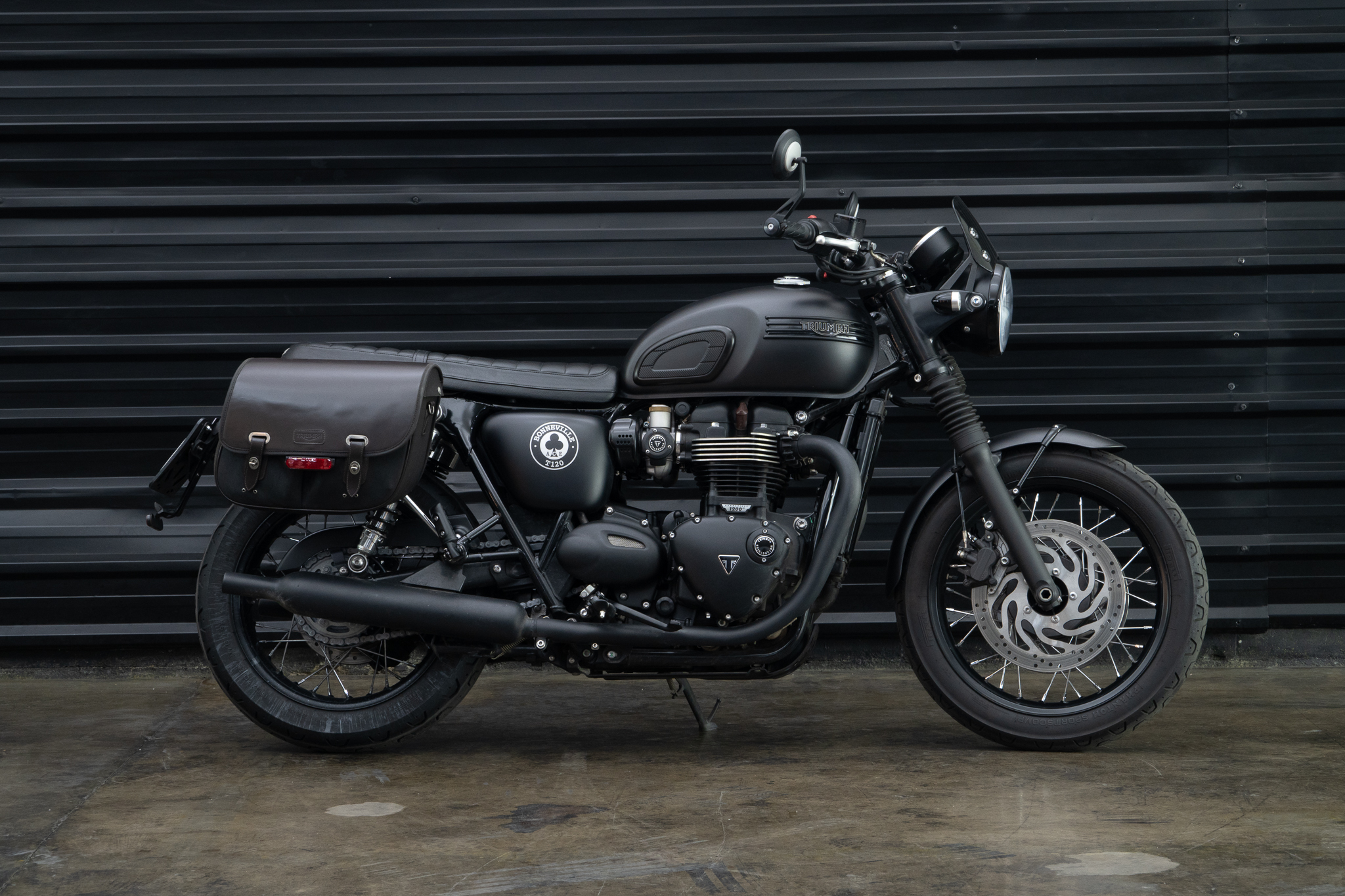 2020 Triumph Bonneville T120 Ace Café a venda the garage for sale