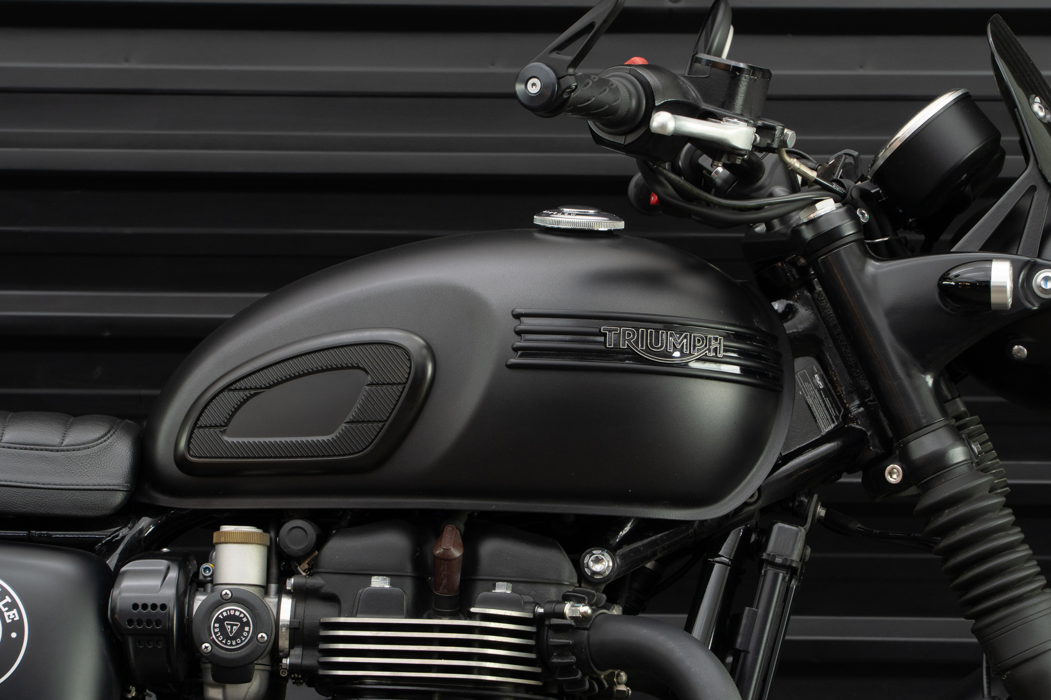 2020 Triumph Bonneville T120 Ace Café a venda the garage for sale