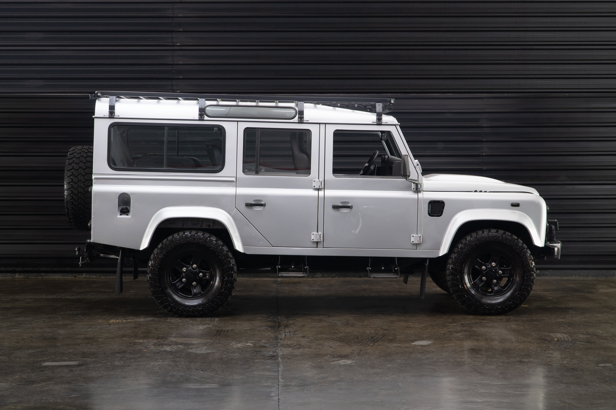 2009 Land Rover Defender 110s a venda for sale the garage