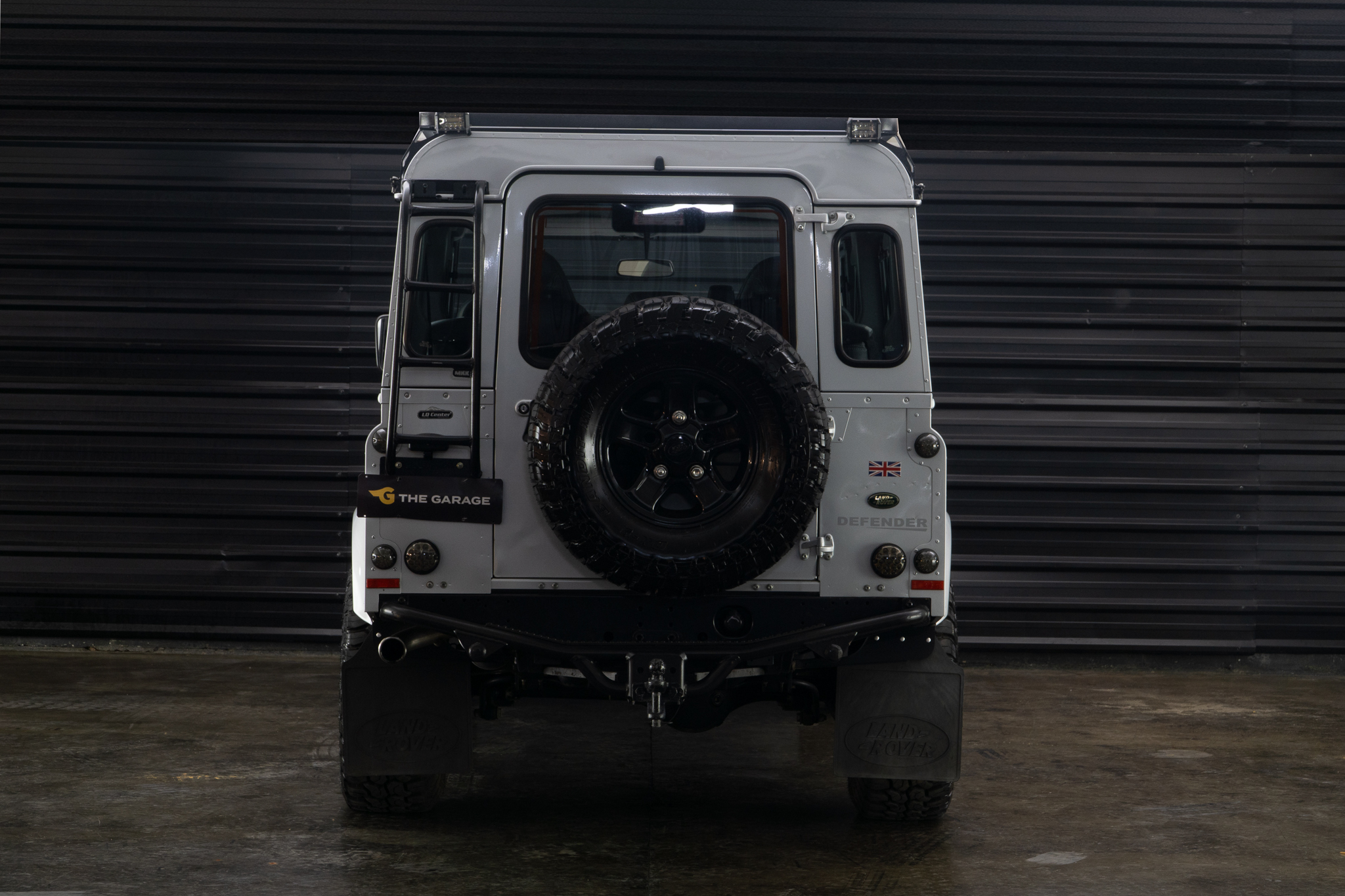 2009 Land Rover Defender 110s a venda for sale the garage